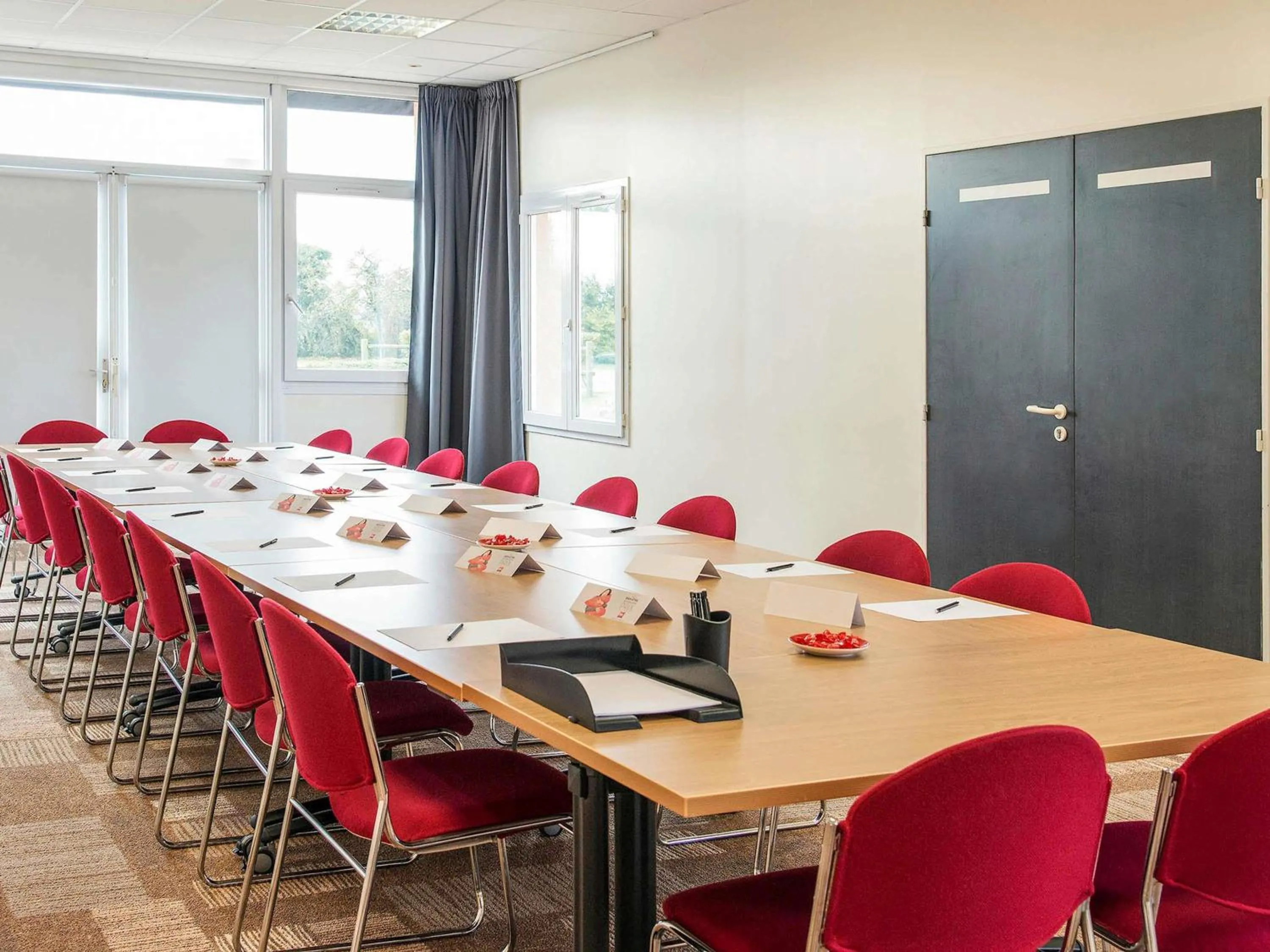 Meeting/conference room in ibis Falaise Coeur de Normandie