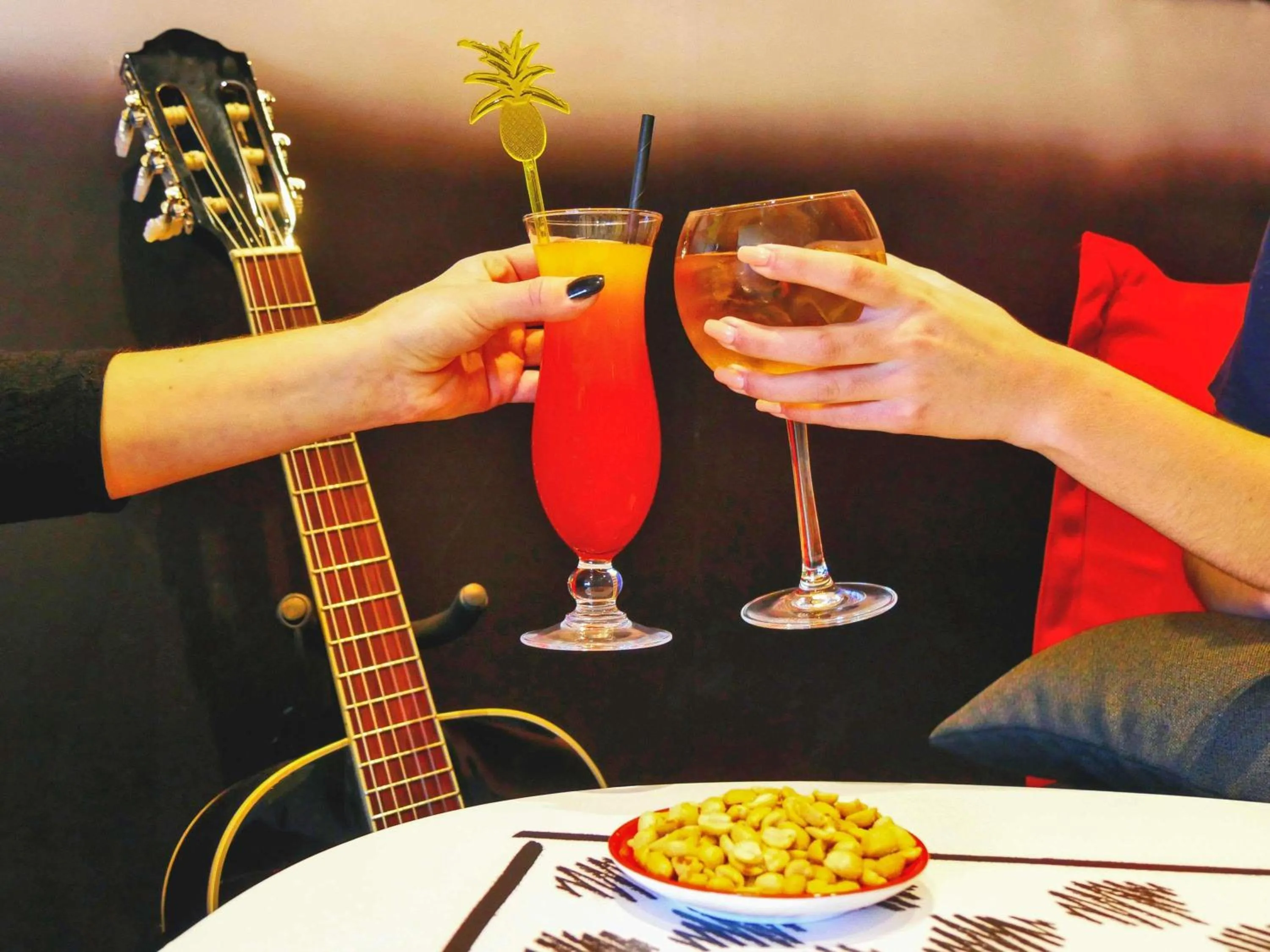 Lounge or bar in ibis Falaise Coeur de Normandie