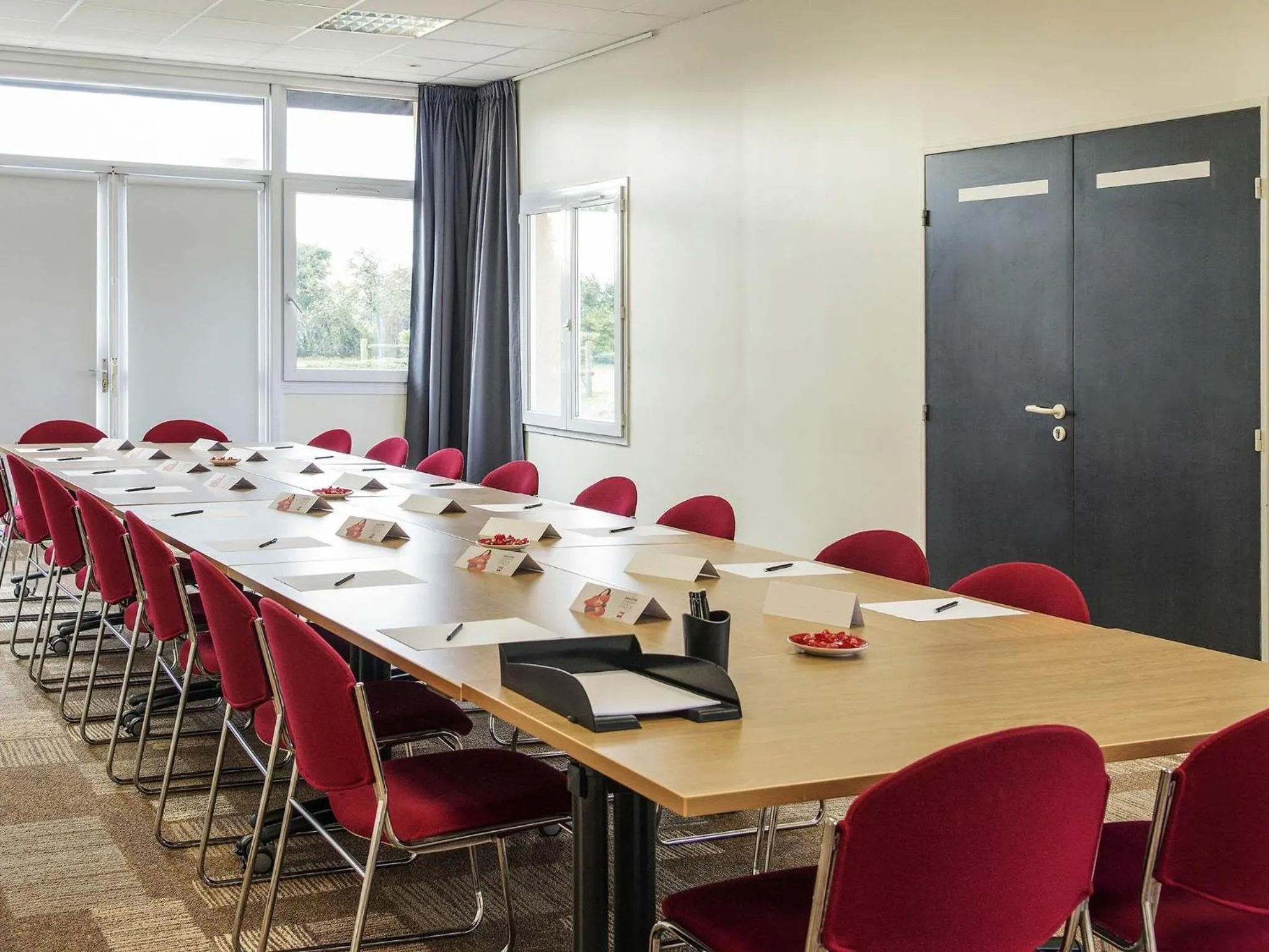 Meeting/conference room in ibis Falaise Coeur de Normandie