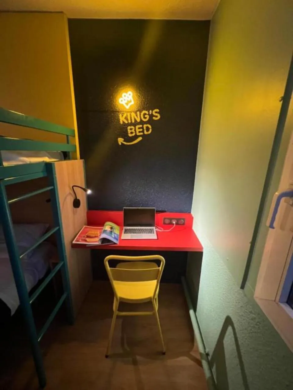 Bed in Premiere Classe Lyon Nord Dardilly