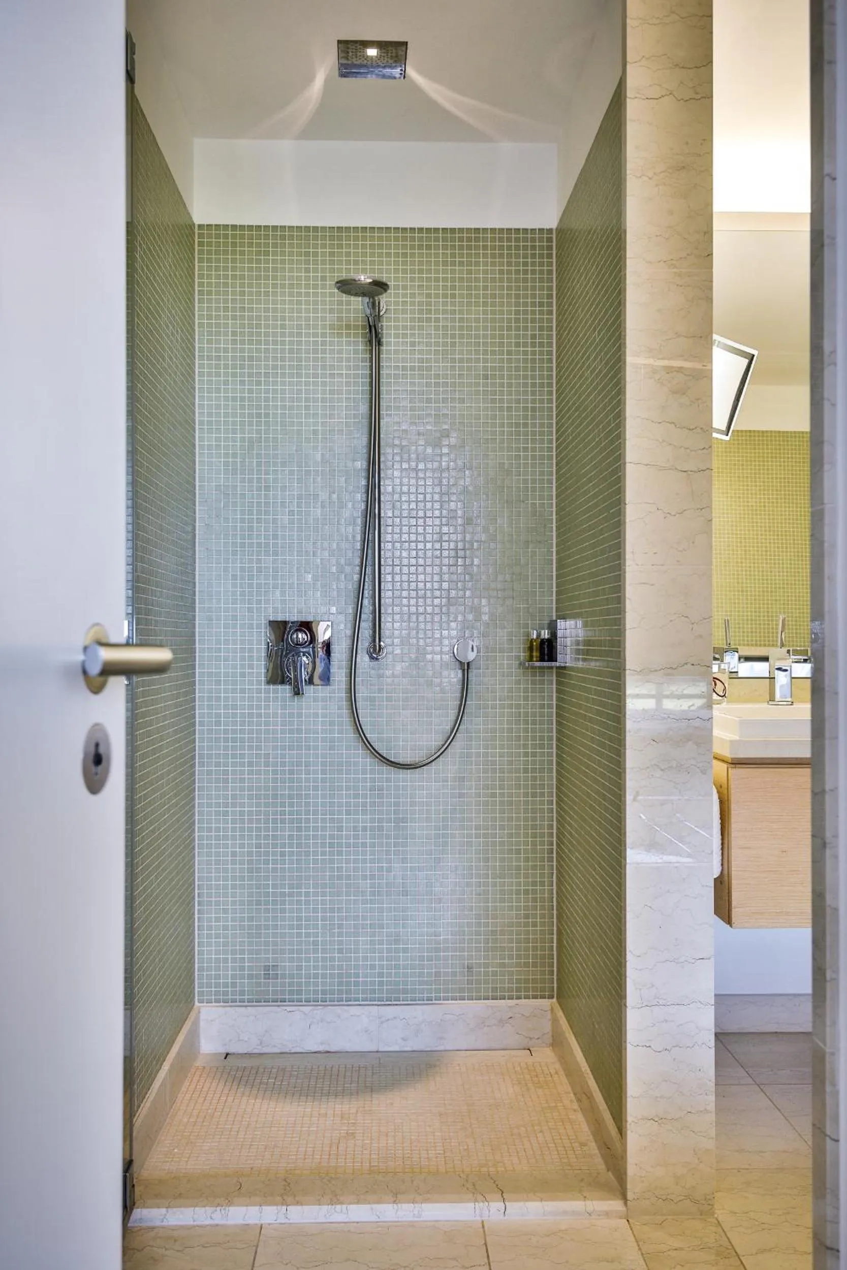 Shower in BUDERSAND Hotel - Golf & Spa - Sylt