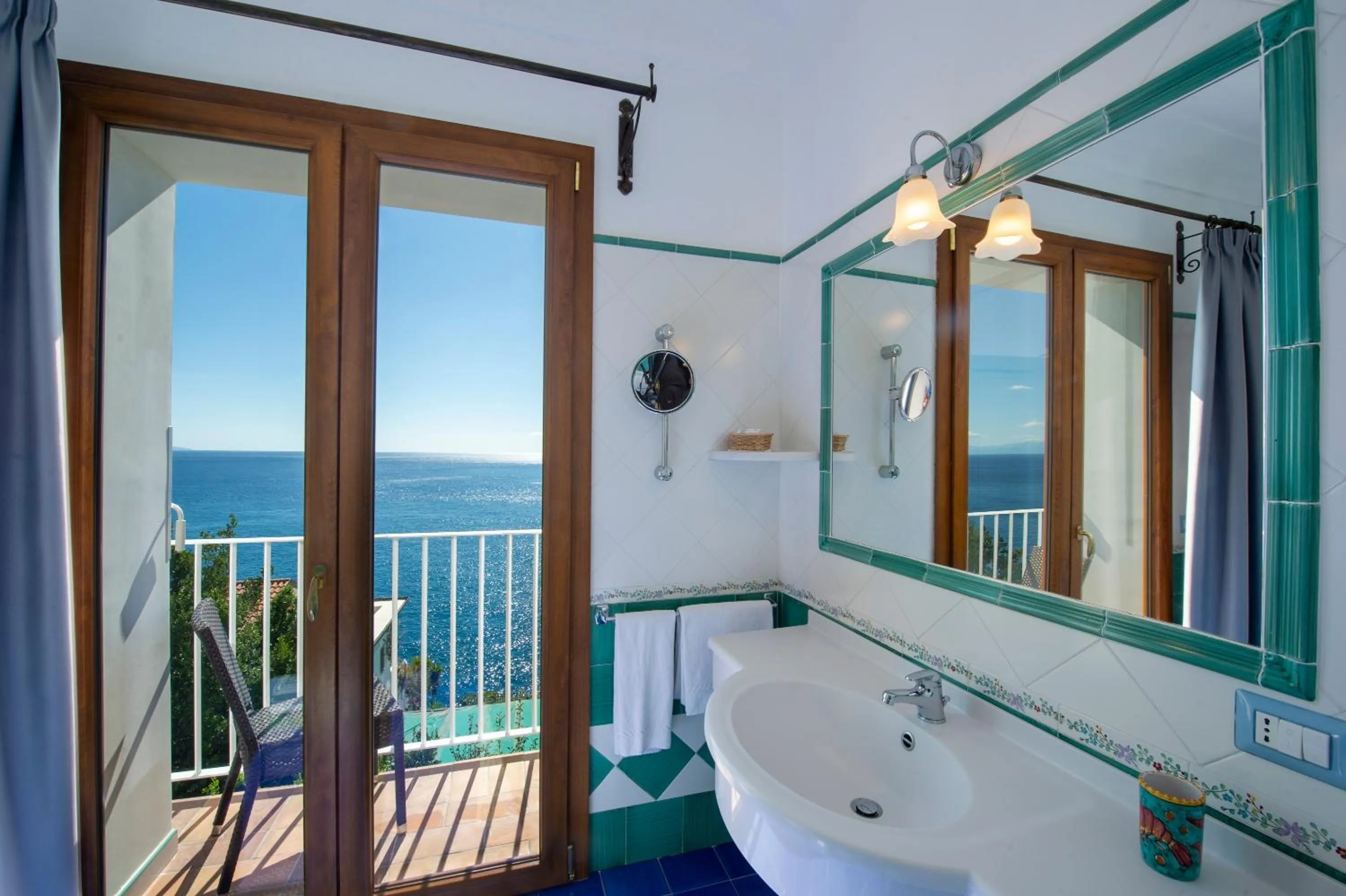 Bathroom in Maresca Hotel Praiano