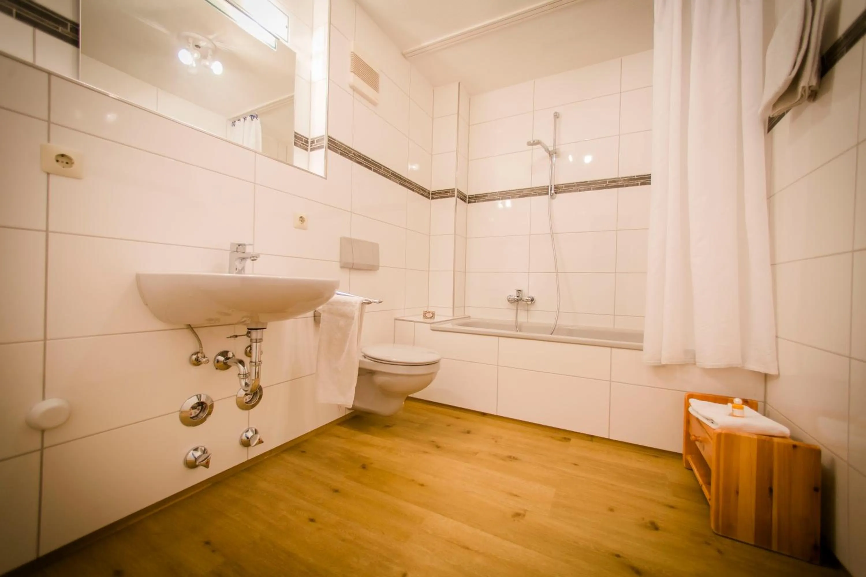 Bathroom in Gasthaus & Pension Mohren