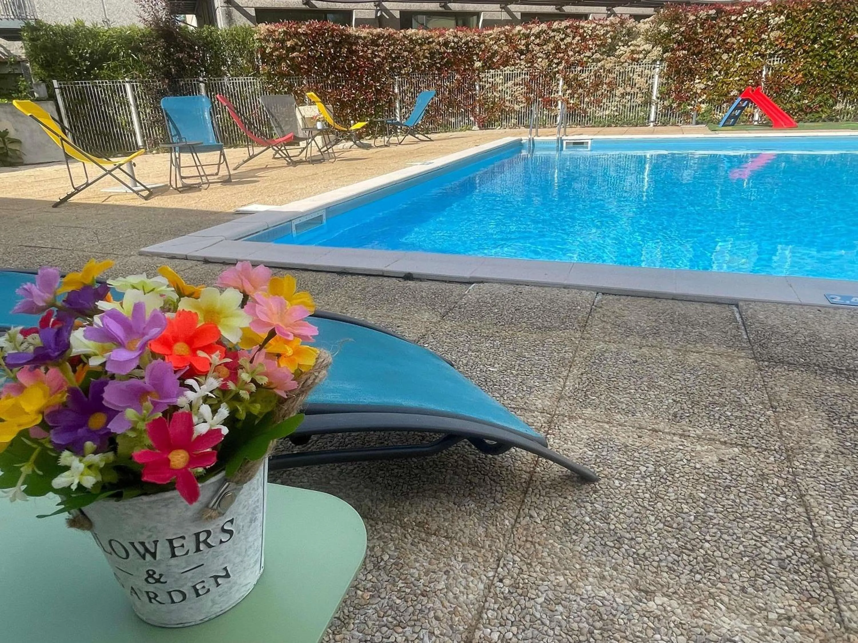 Pool view in Mercure Niort Marais Poitevin