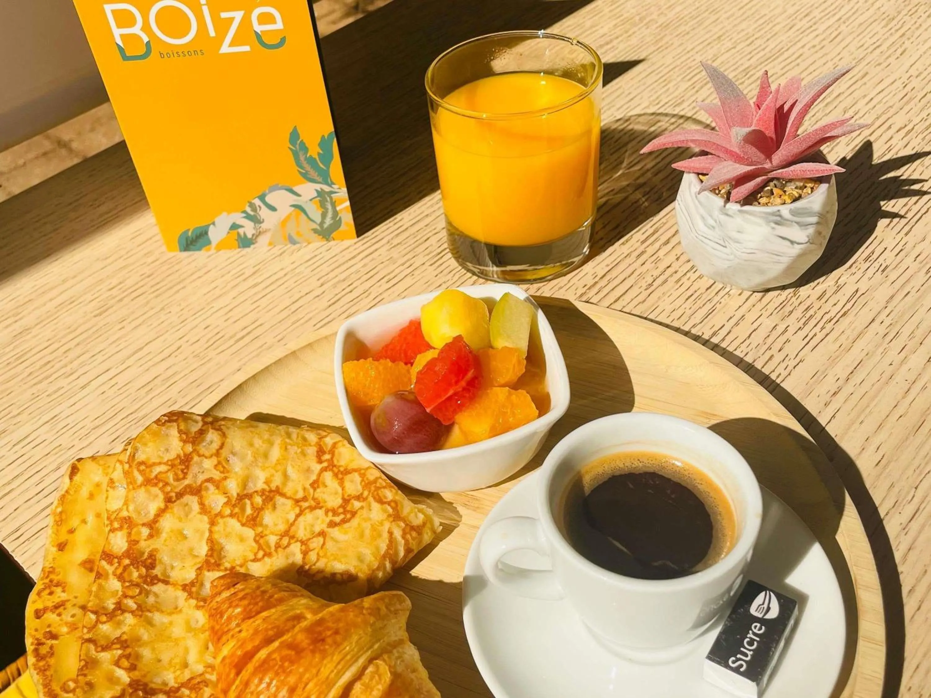 Breakfast in Mercure Niort Marais Poitevin