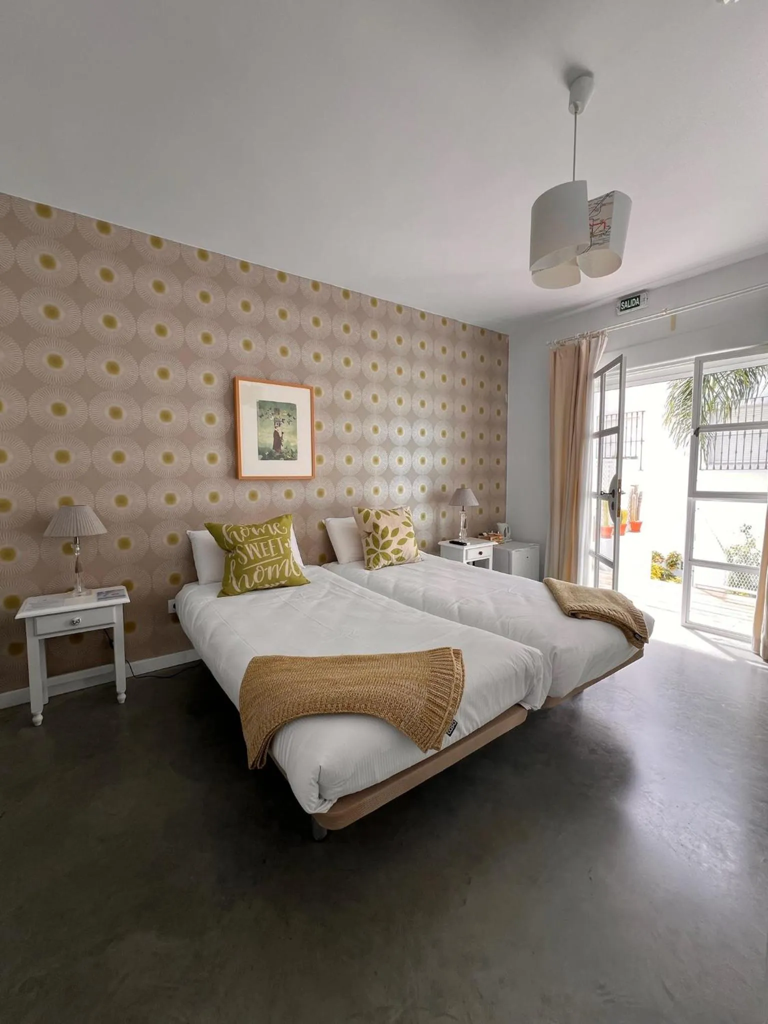 Photo of the whole room, Bed in Chipibeach B&B, Hostal Boutique