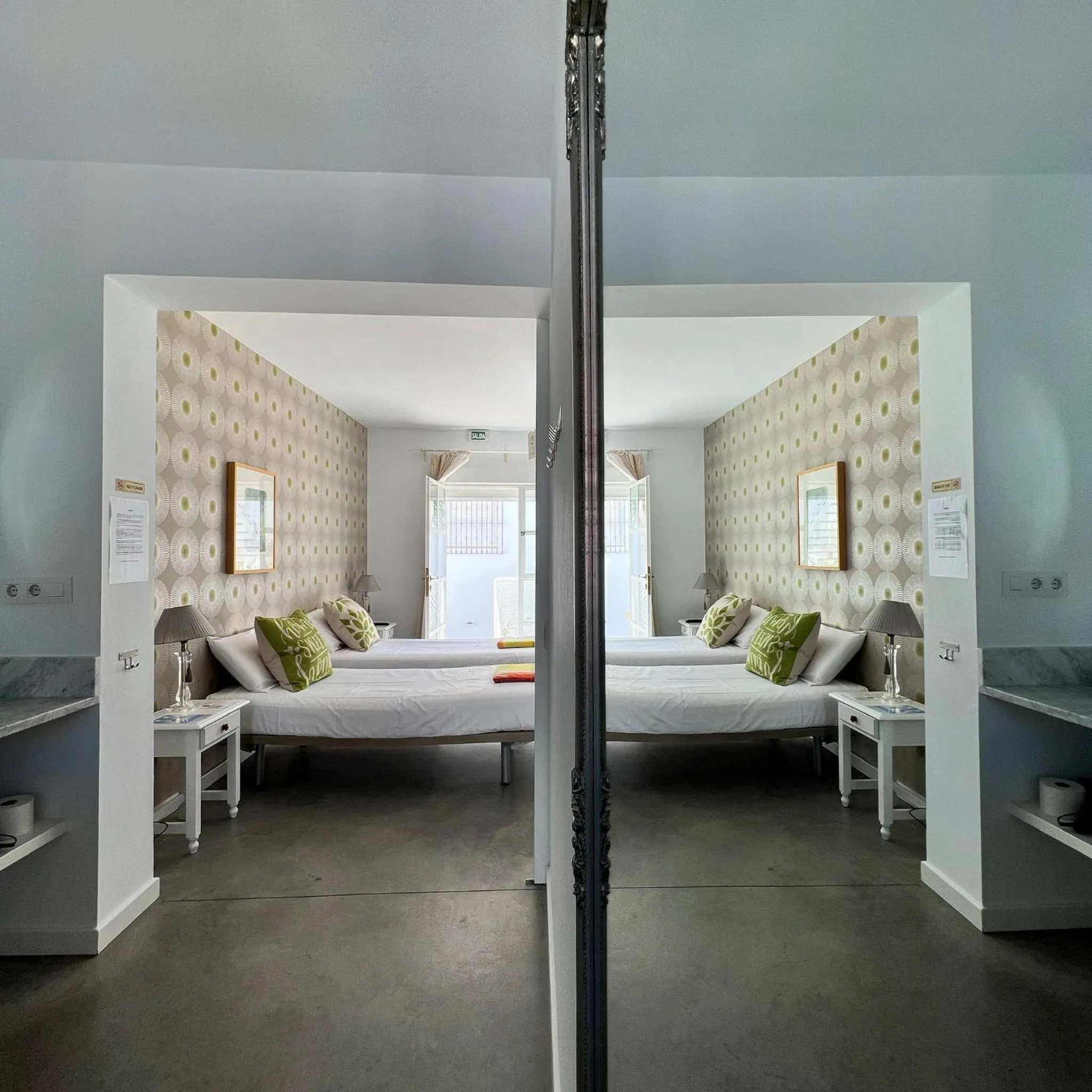 Bathroom, Bed in Chipibeach, Hostal Boutique