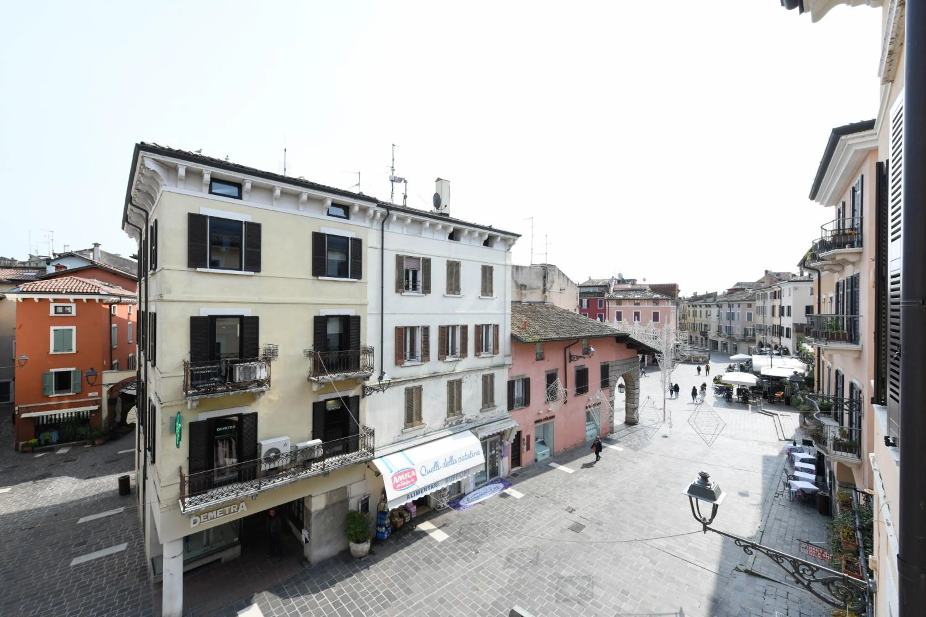 Neighbourhood in Flowers Apartments