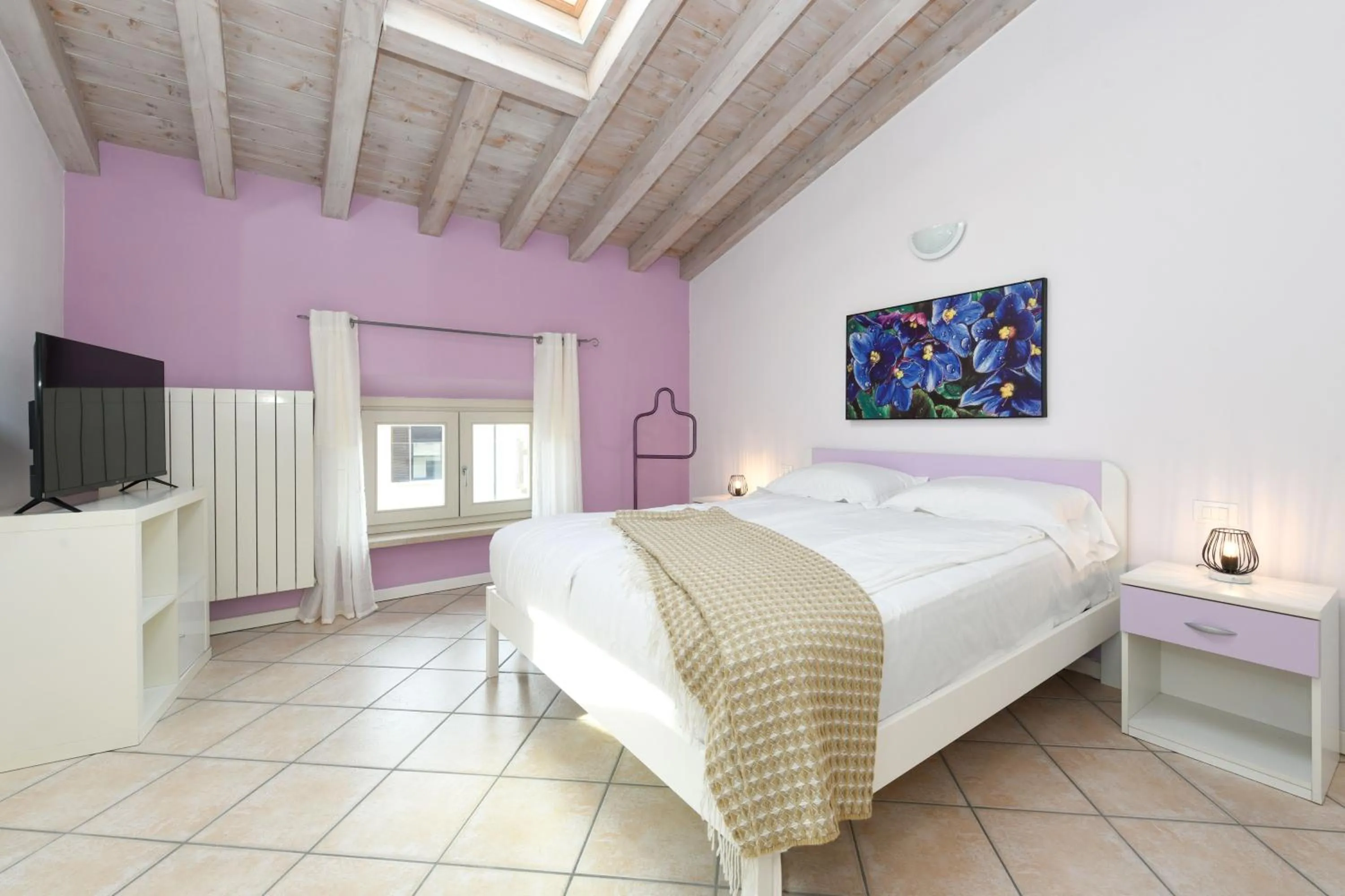 TV and multimedia, Bed in Flowers Apartments