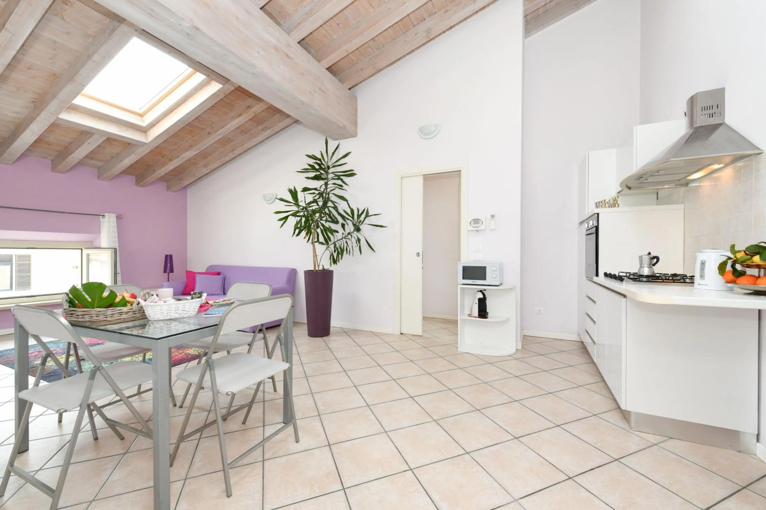 Dining area in Flowers Apartments