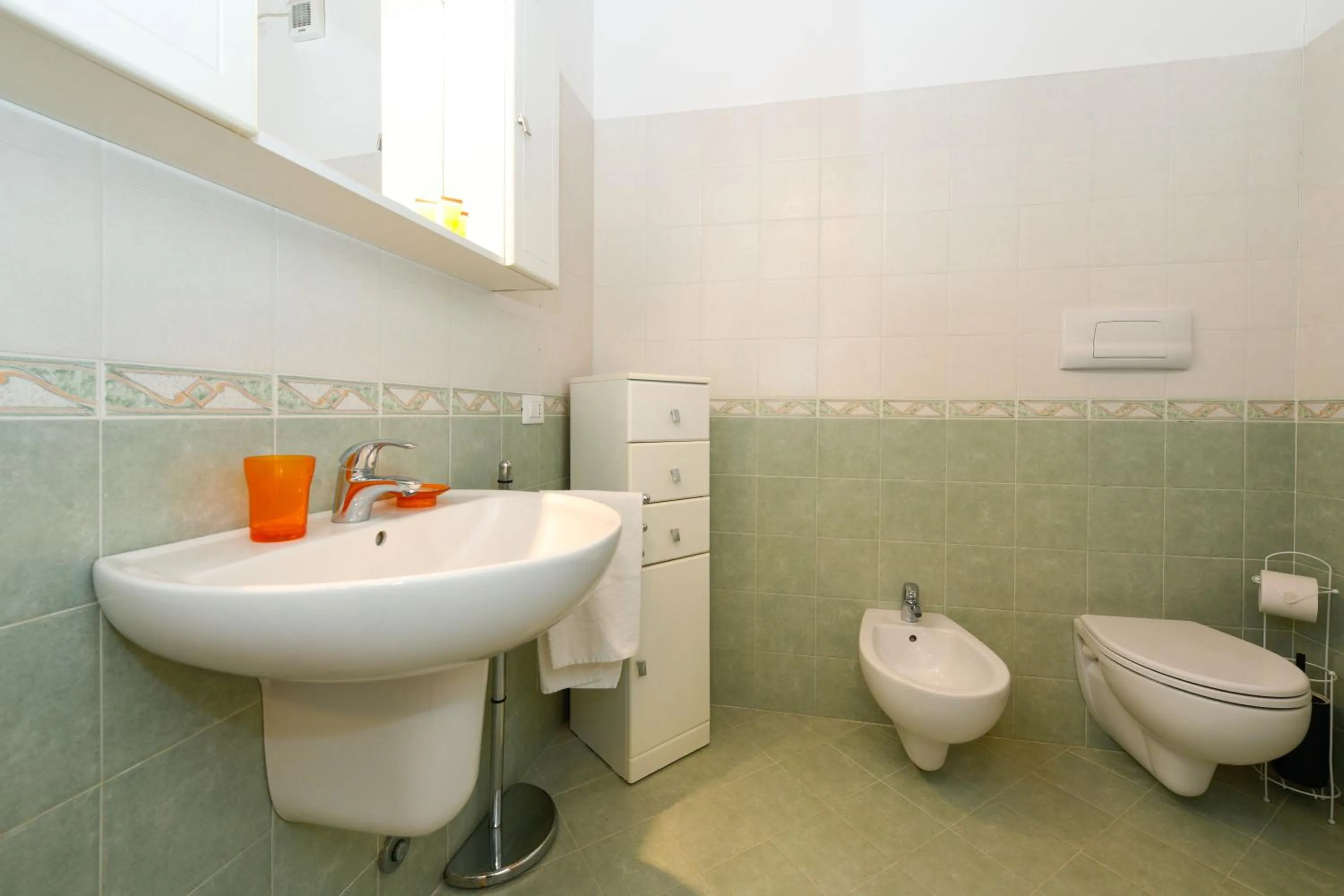 Bathroom in Flowers Apartments