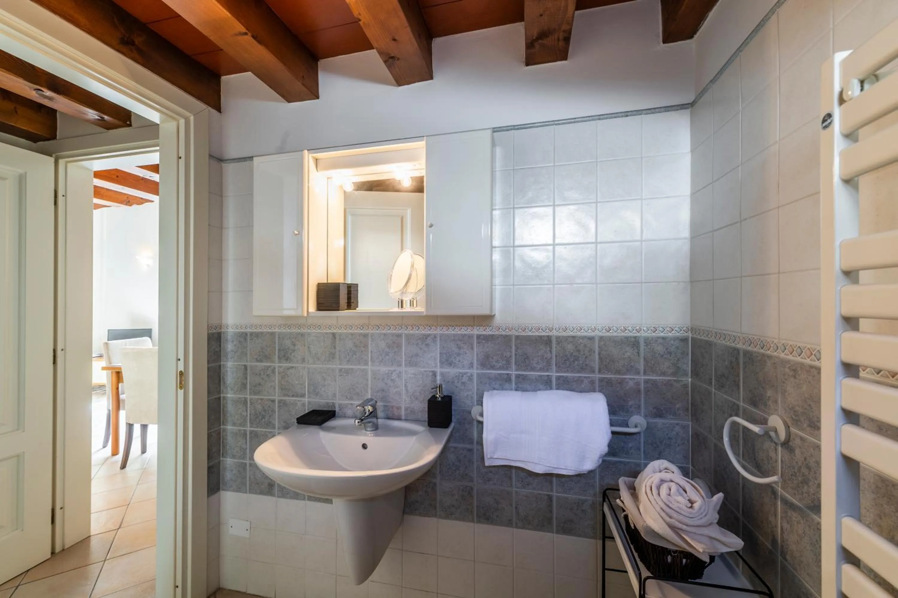 Bathroom in Flowers Apartments