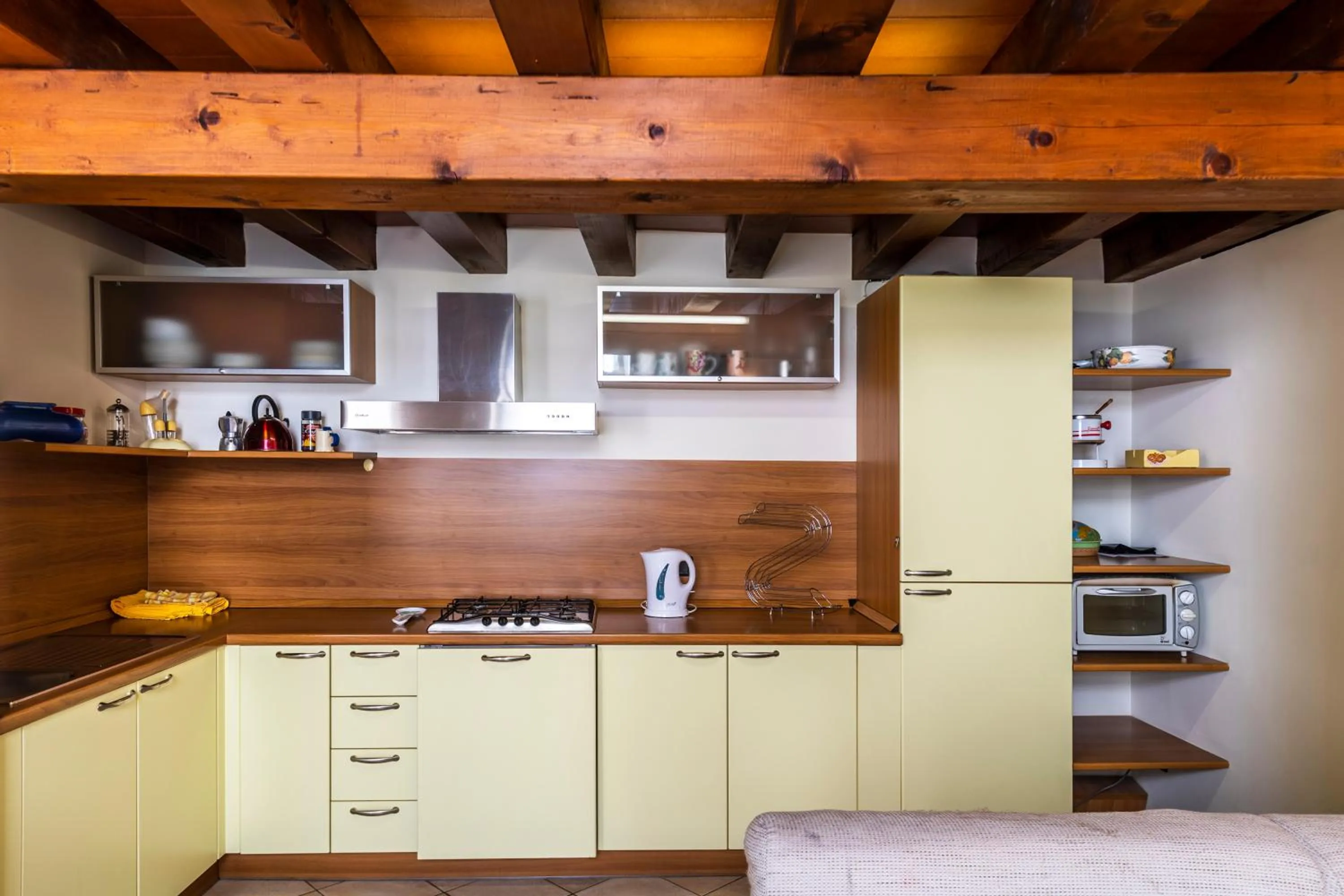 Coffee/tea facilities in Flowers Apartments