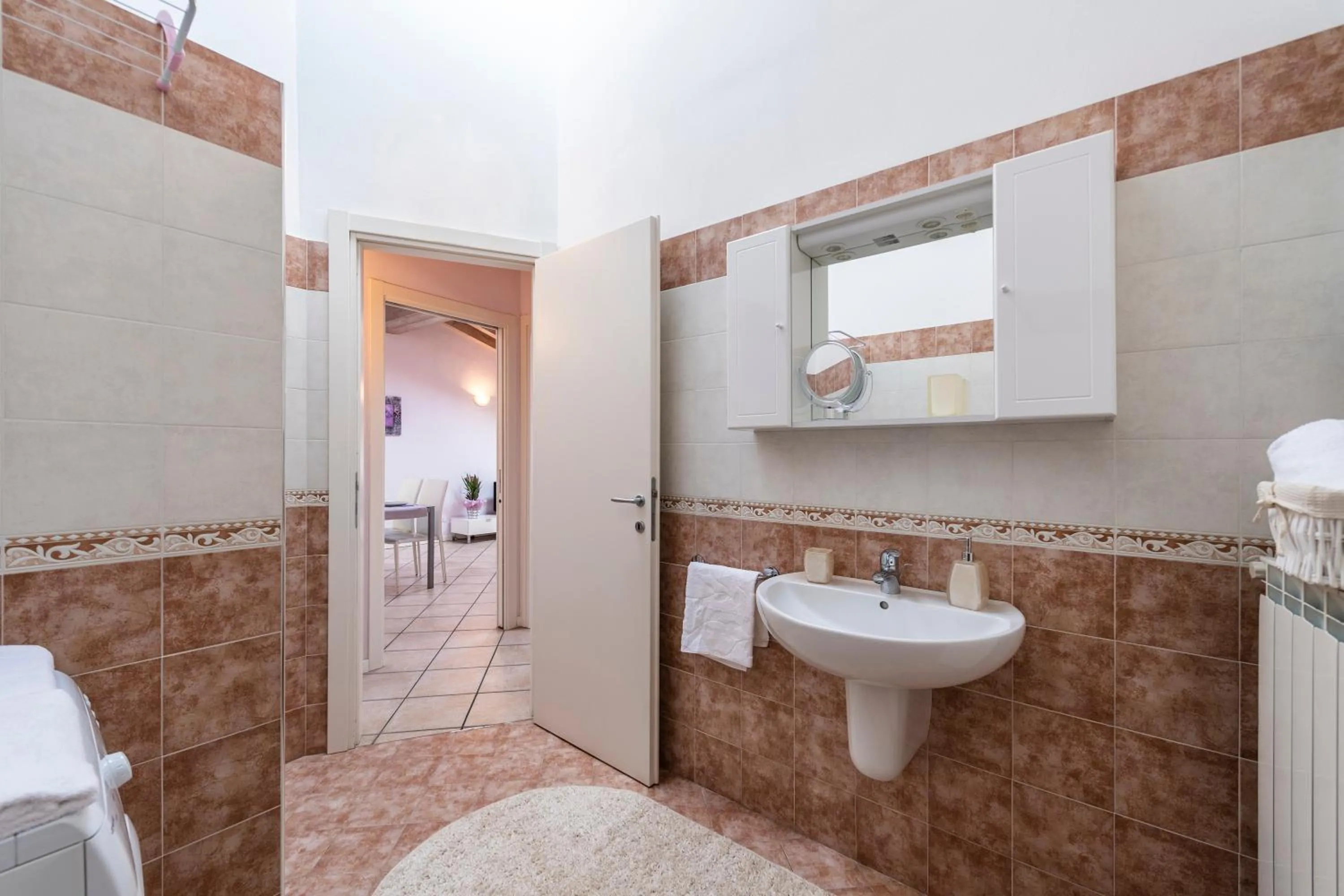 Bathroom in Flowers Apartments