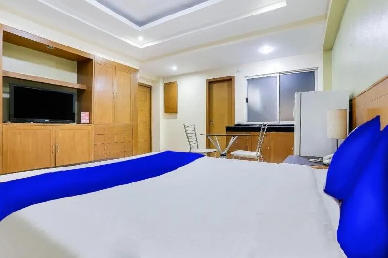 Bed in Alley 8 Makati