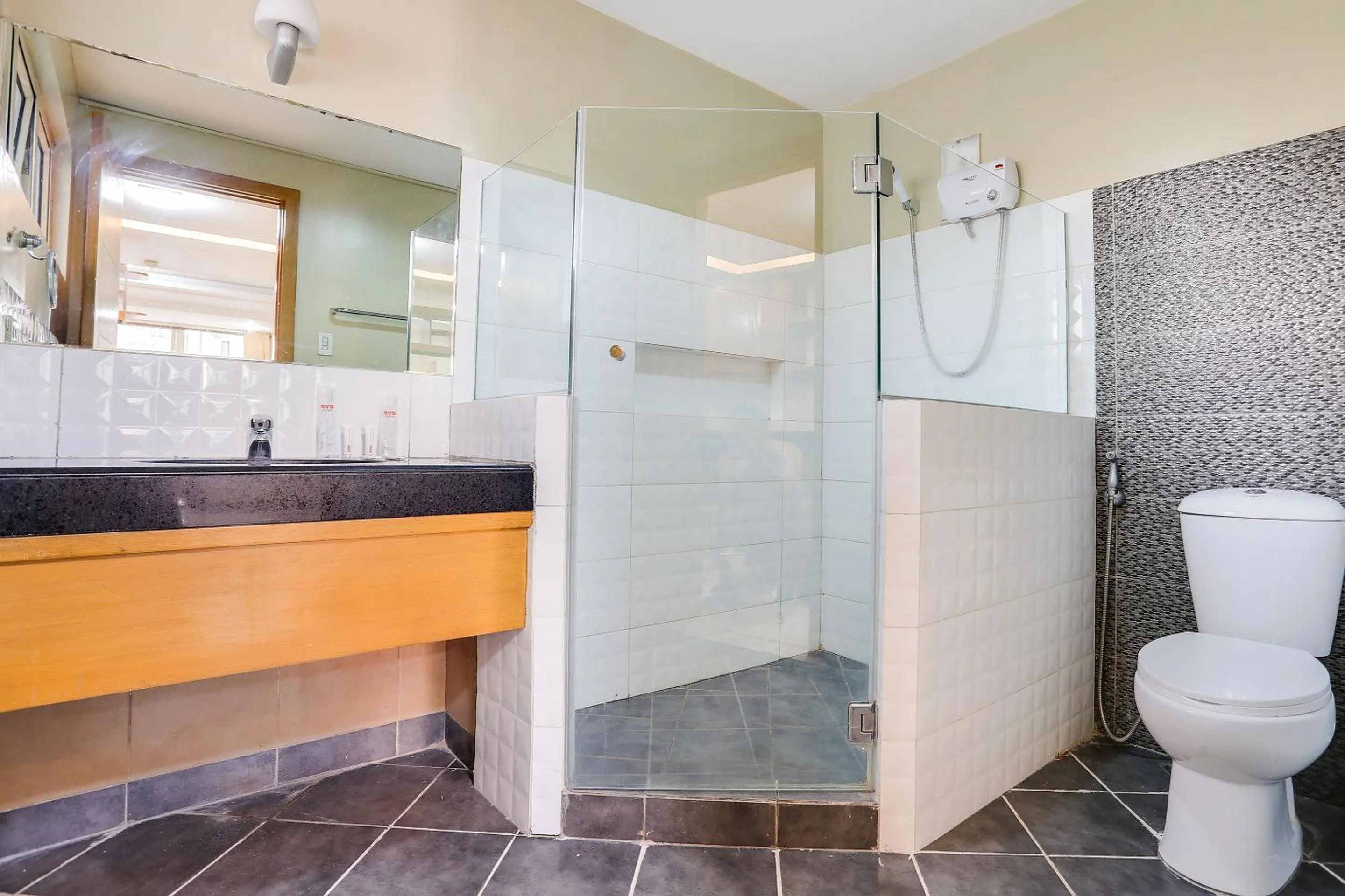 Shower in Alley 8 Makati