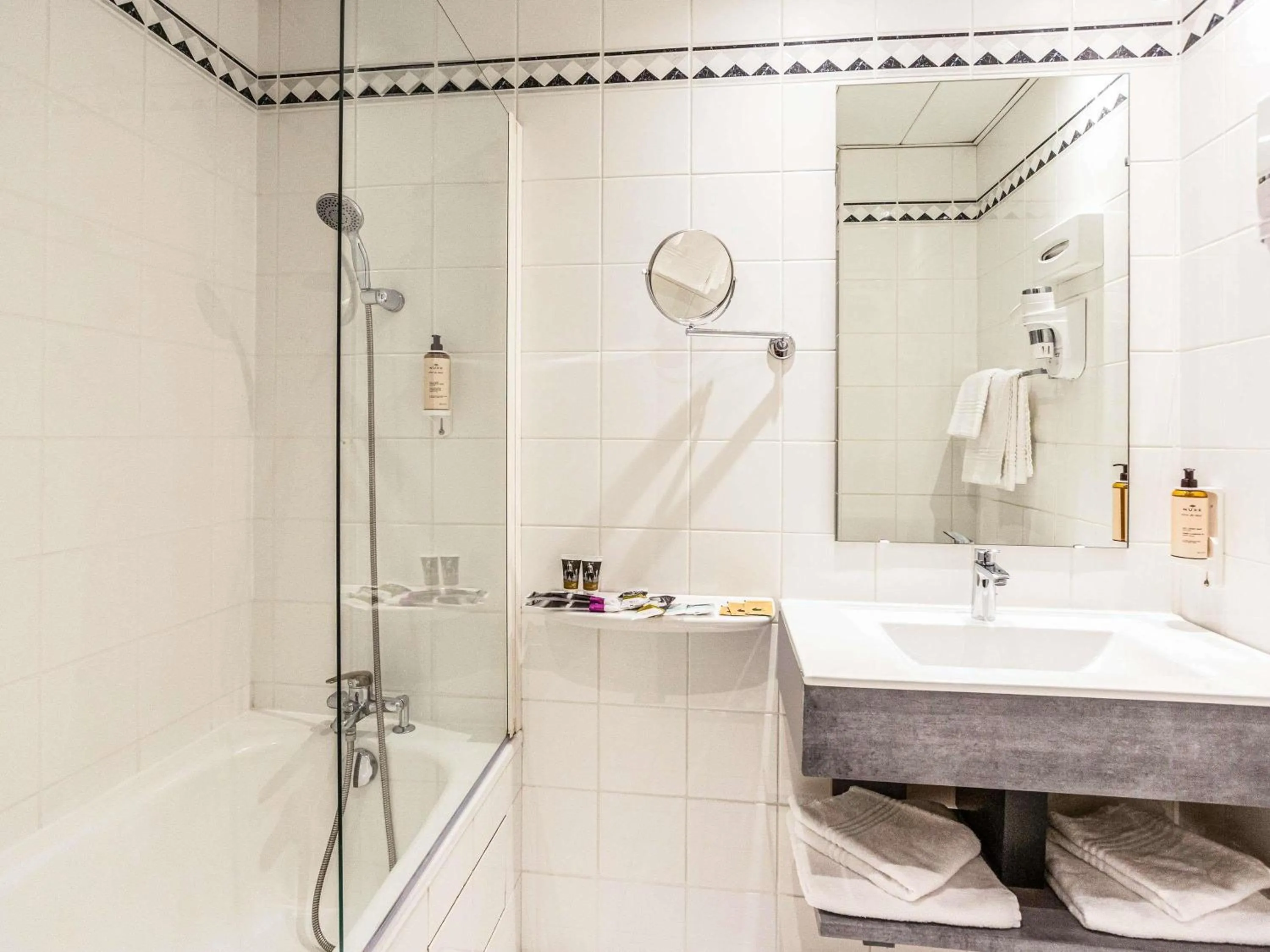 Bedroom in Mercure Lourdes Impérial