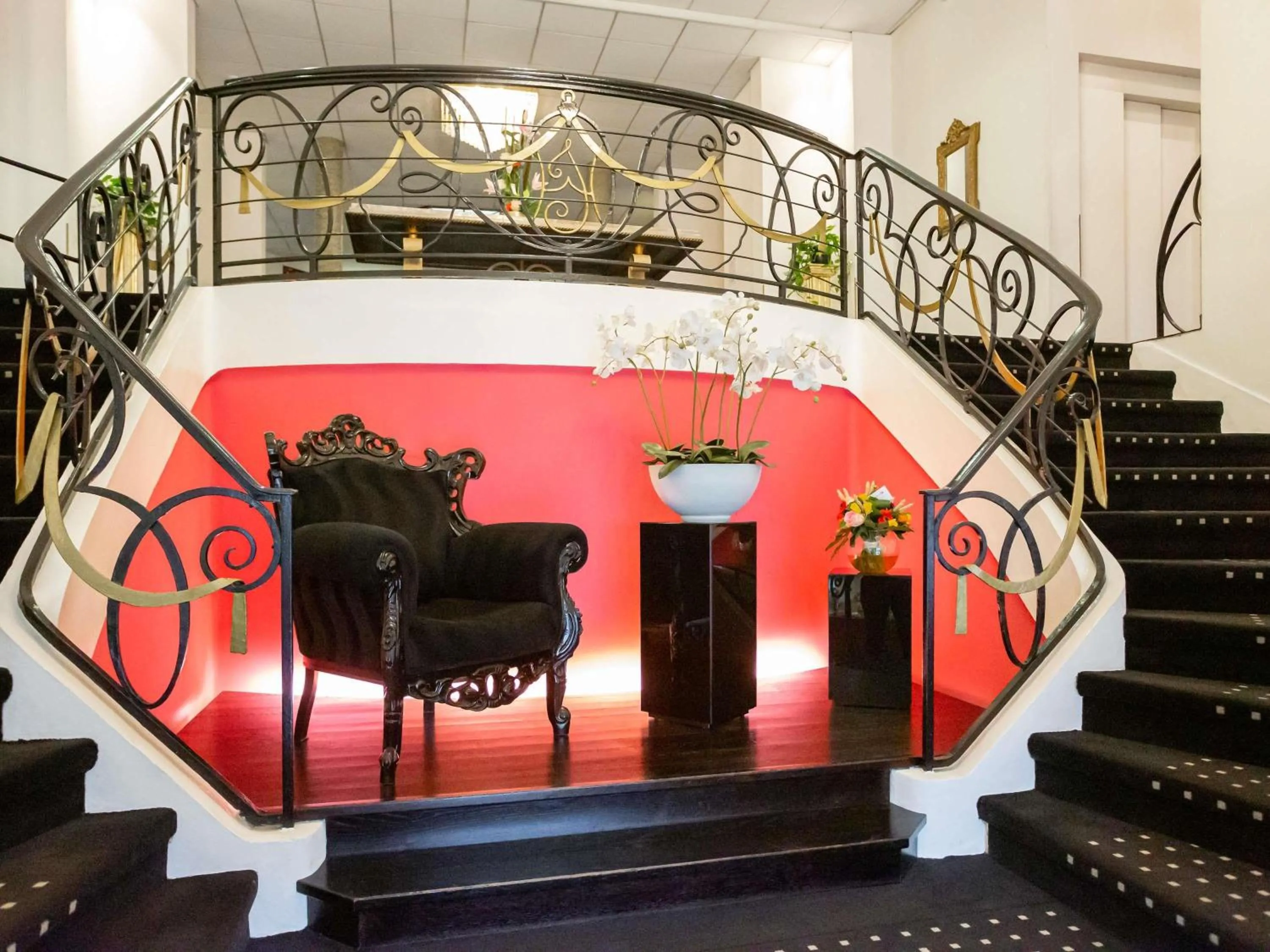 Property building in Mercure Lourdes Impérial