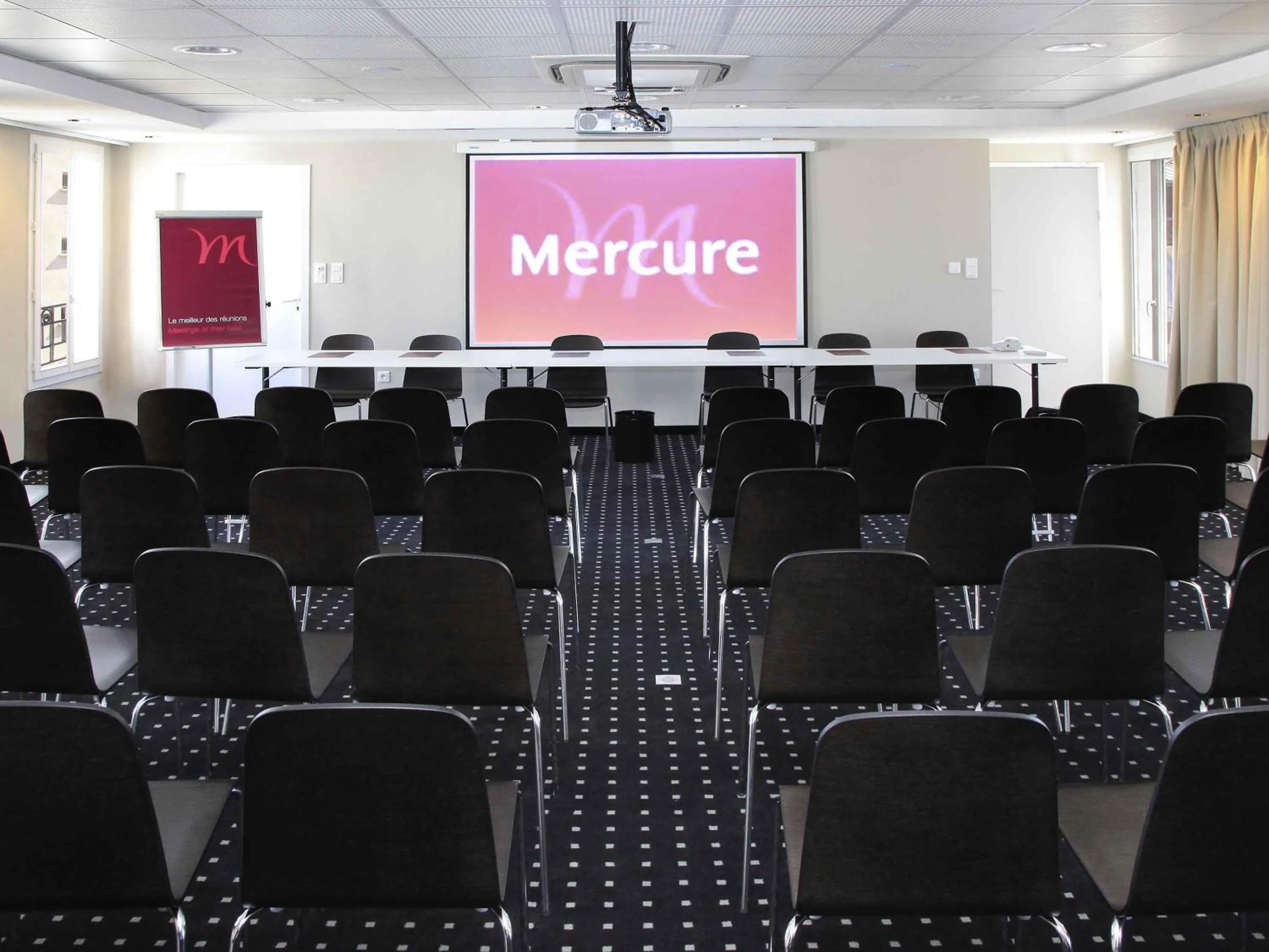 Meeting/conference room in Mercure Lourdes Impérial