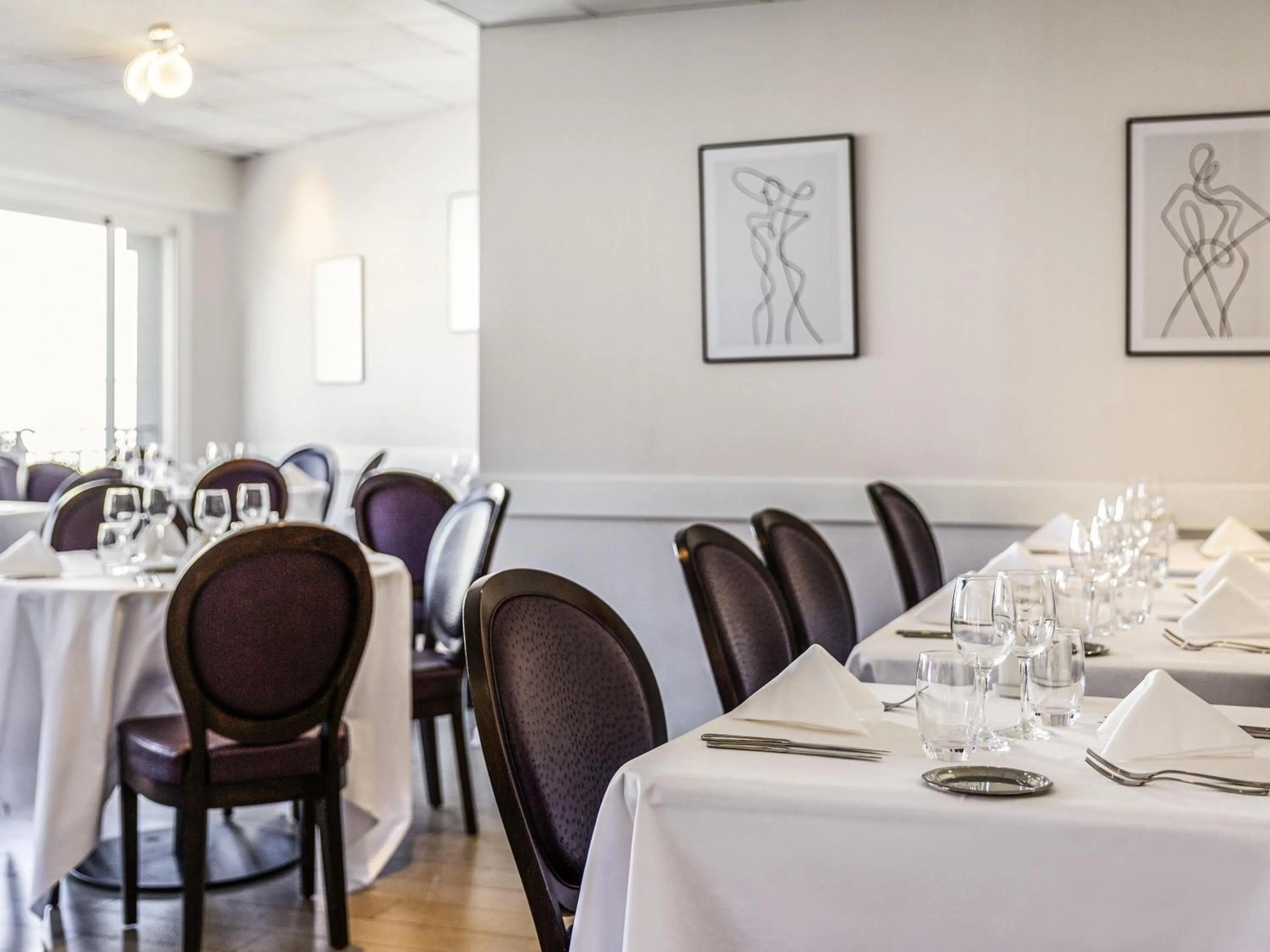 Restaurant/places to eat in Mercure Lourdes Impérial