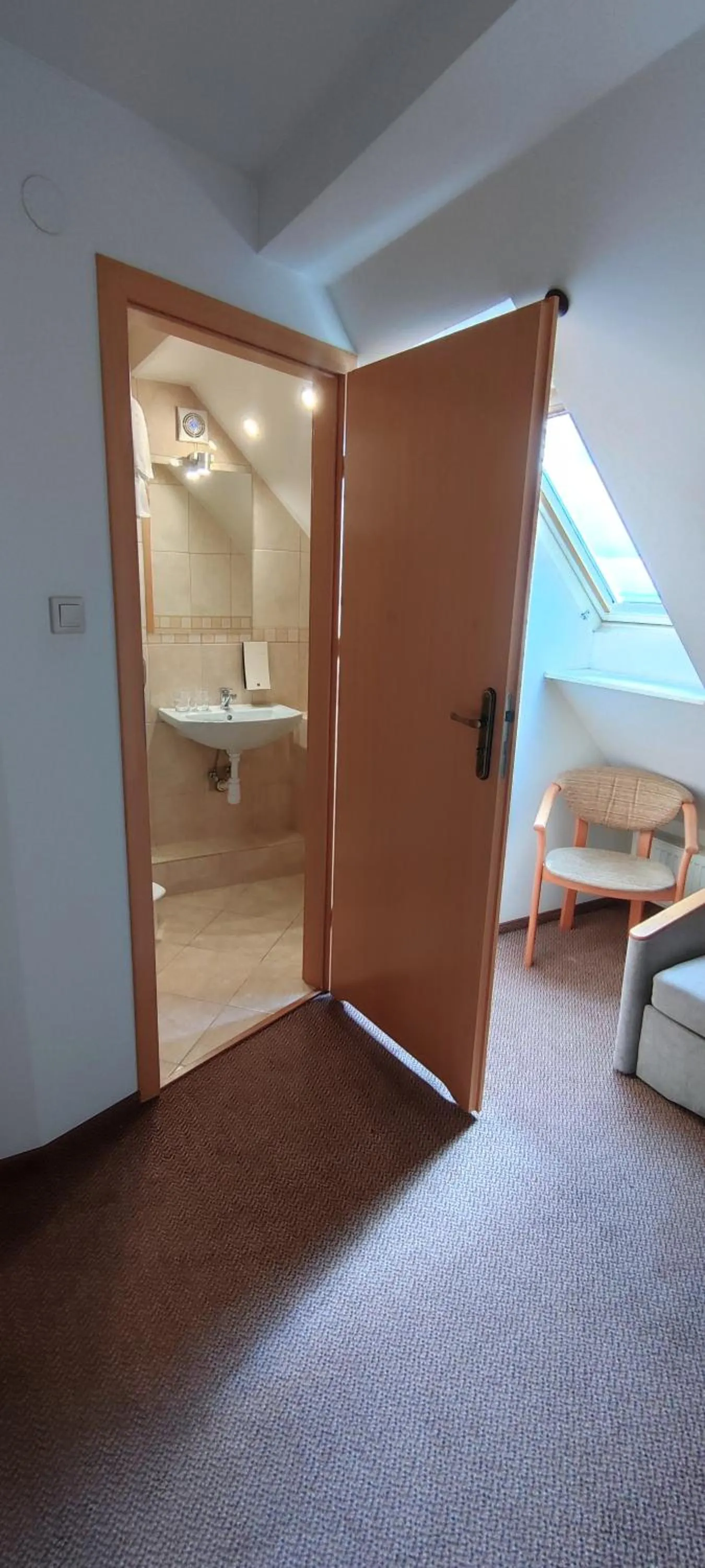 Bathroom, Bed in Hotel Kahlberg