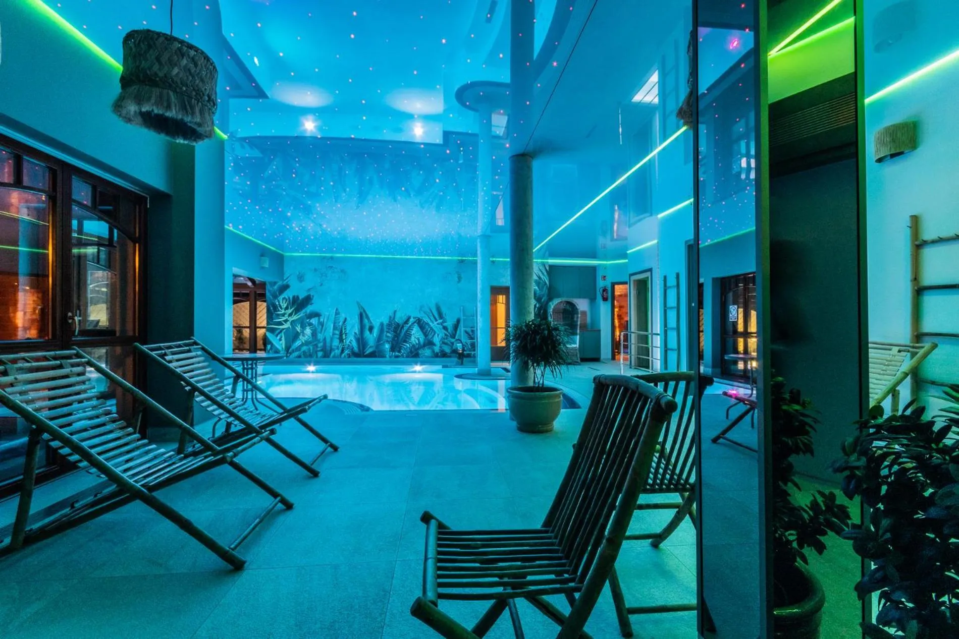 Swimming pool in Hotel Kahlberg