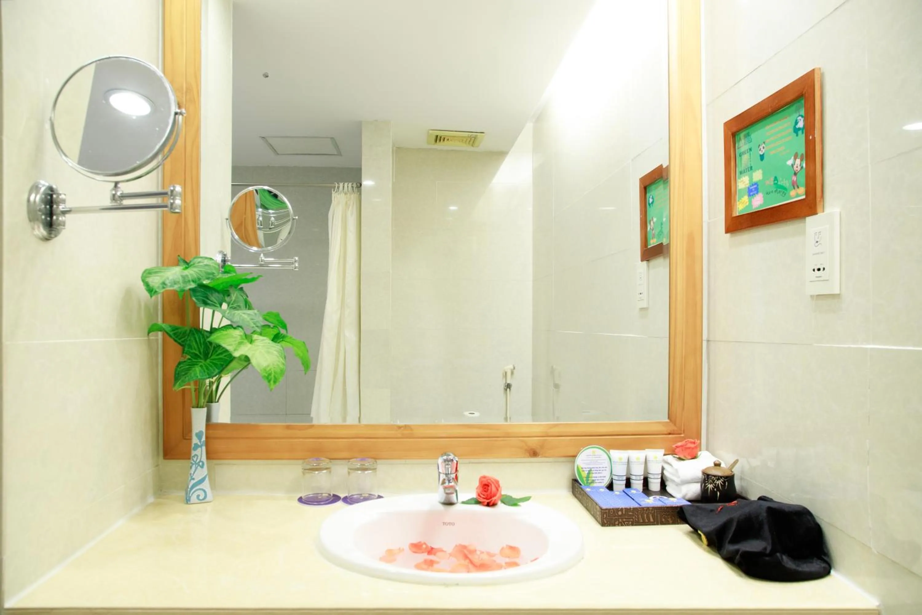 Bathroom in Sai Gon Dong Ha Hotel - a member of Saigontourist Group