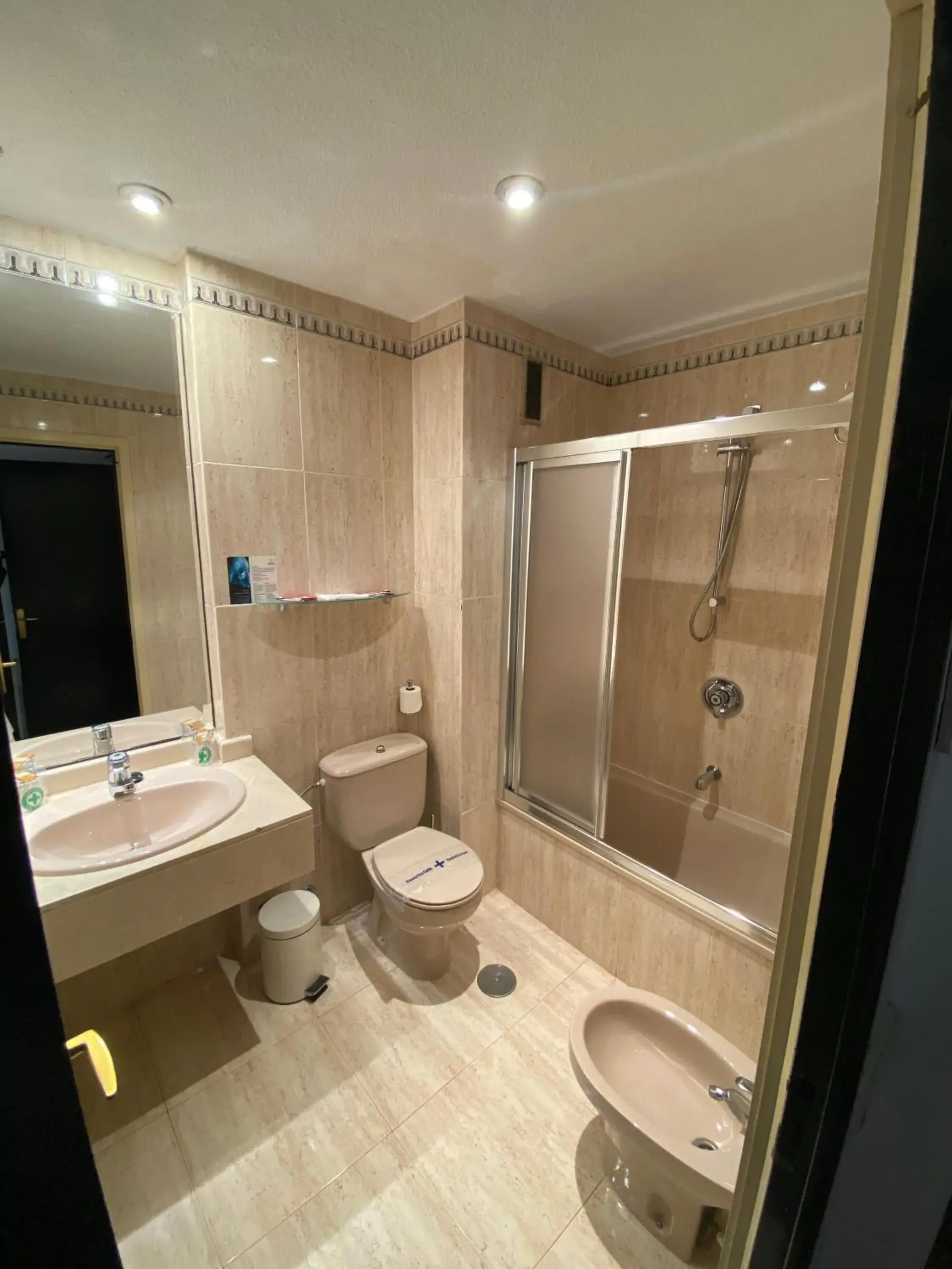 Single Room - single occupancy in Hotel Escuela Madrid Single Room - single occupancy in Hotel Escuela Madrid