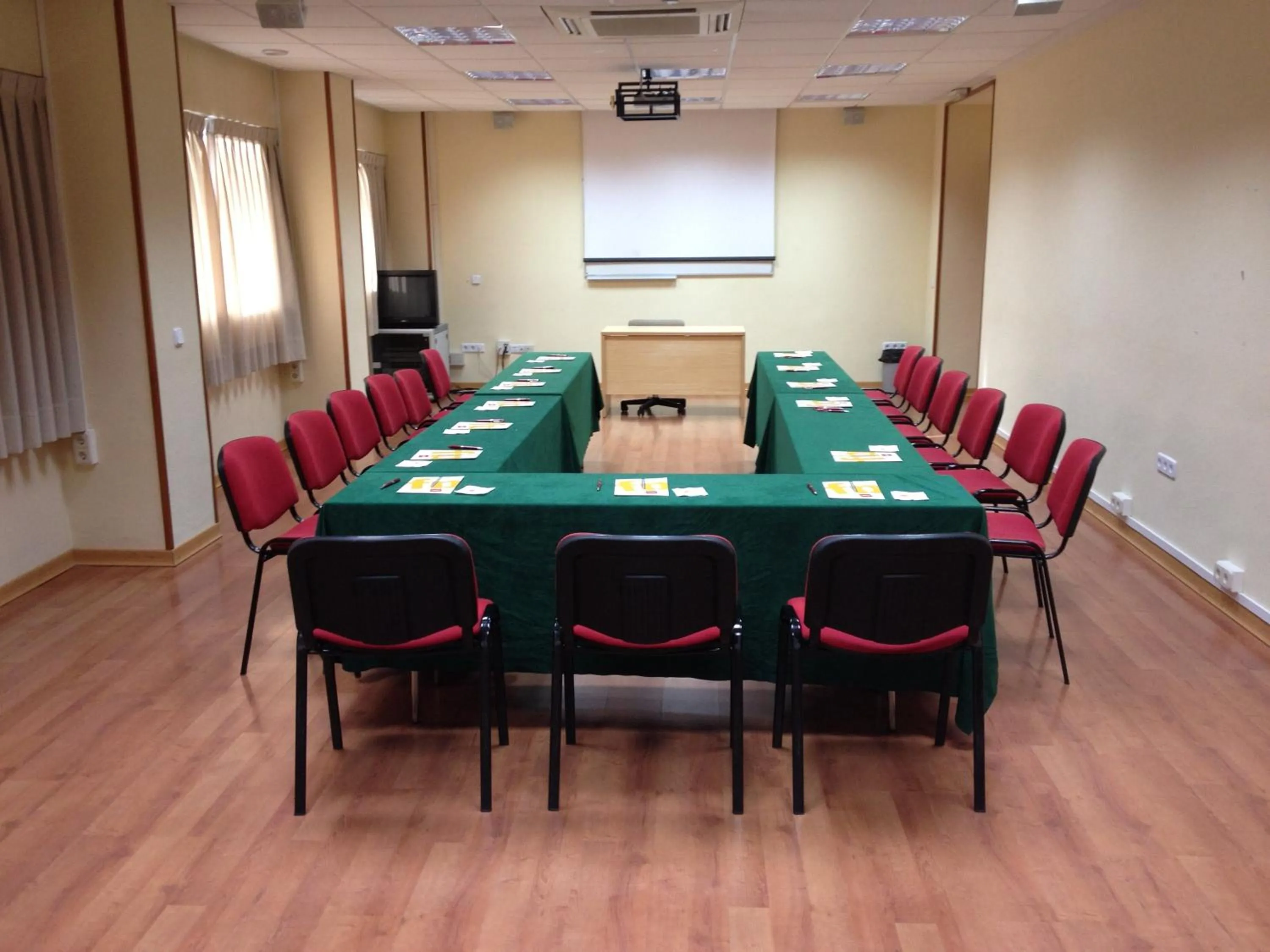 On-site shops in Hotel Escuela Madrid