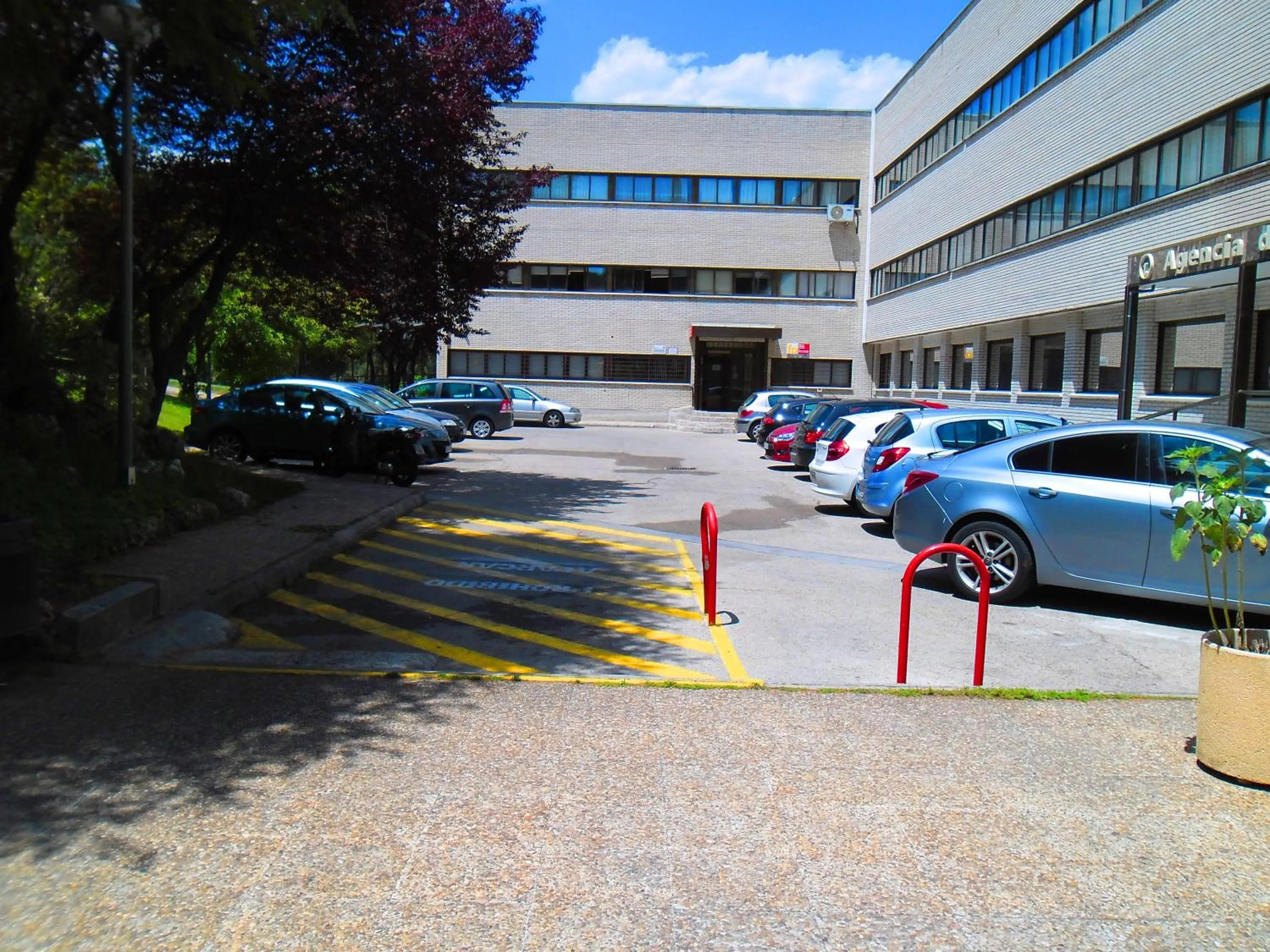 Facade/entrance in Hotel Escuela Madrid