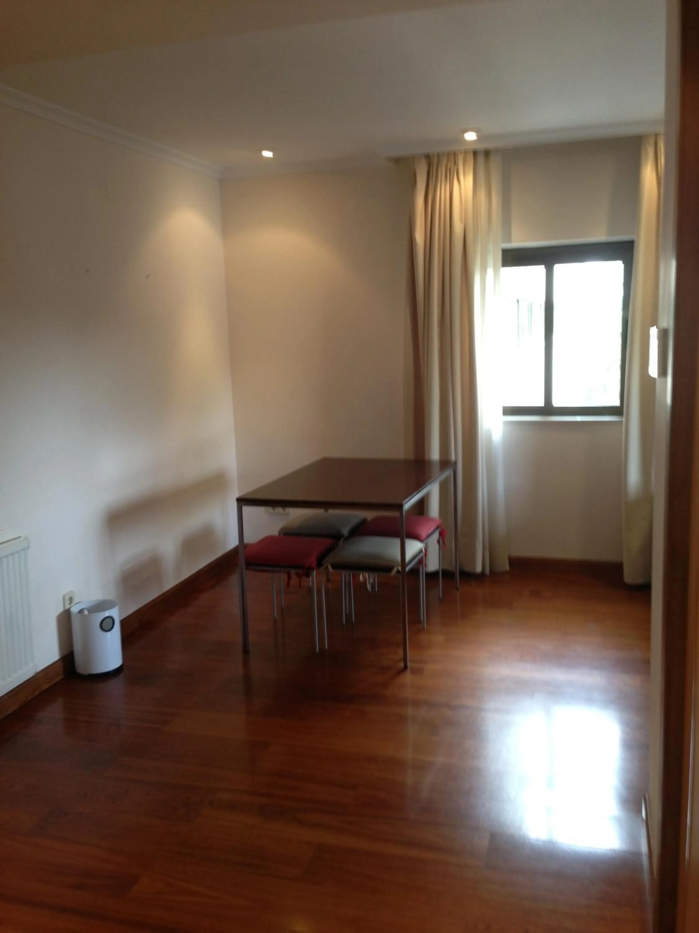 Photo of the whole room in Hotel Escuela Madrid