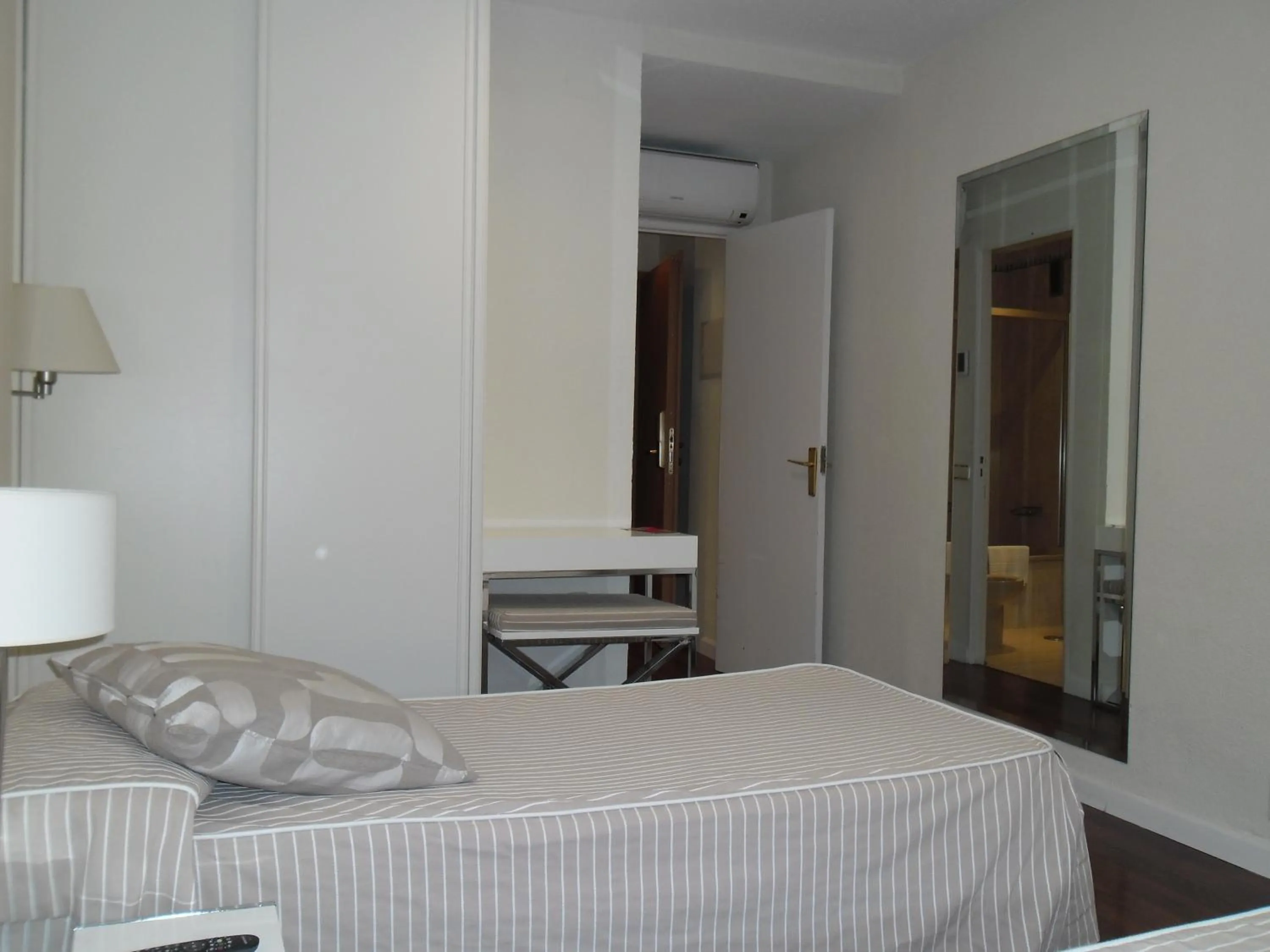 Bed in Hotel Escuela Madrid