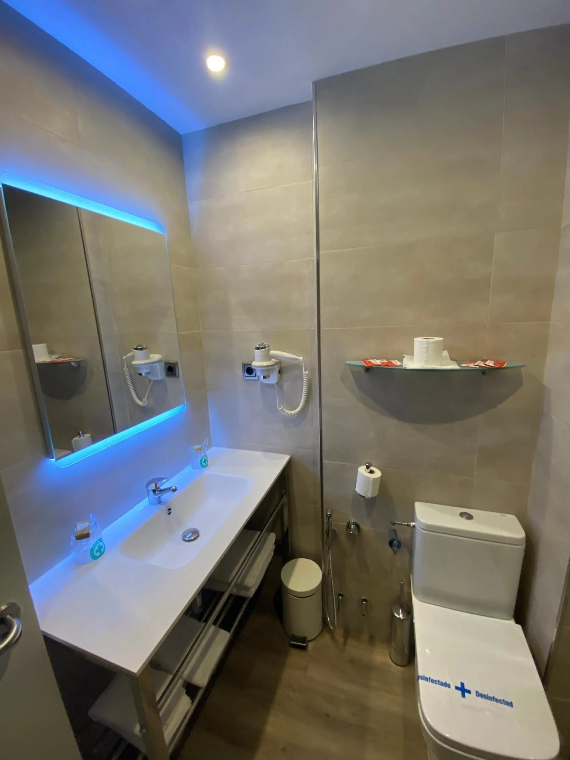 Bathroom in Hotel Escuela Madrid