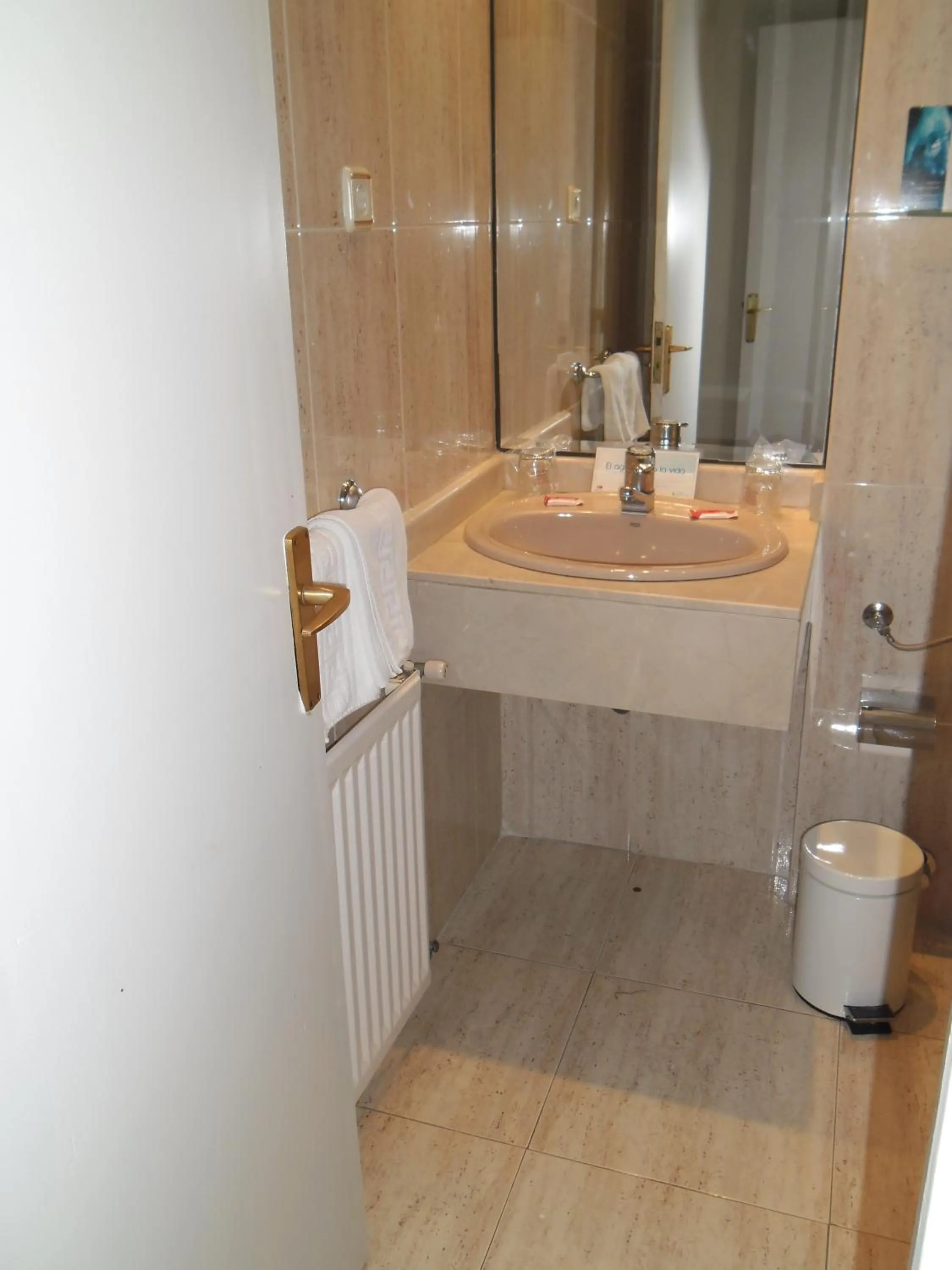 Bathroom in Hotel Escuela Madrid