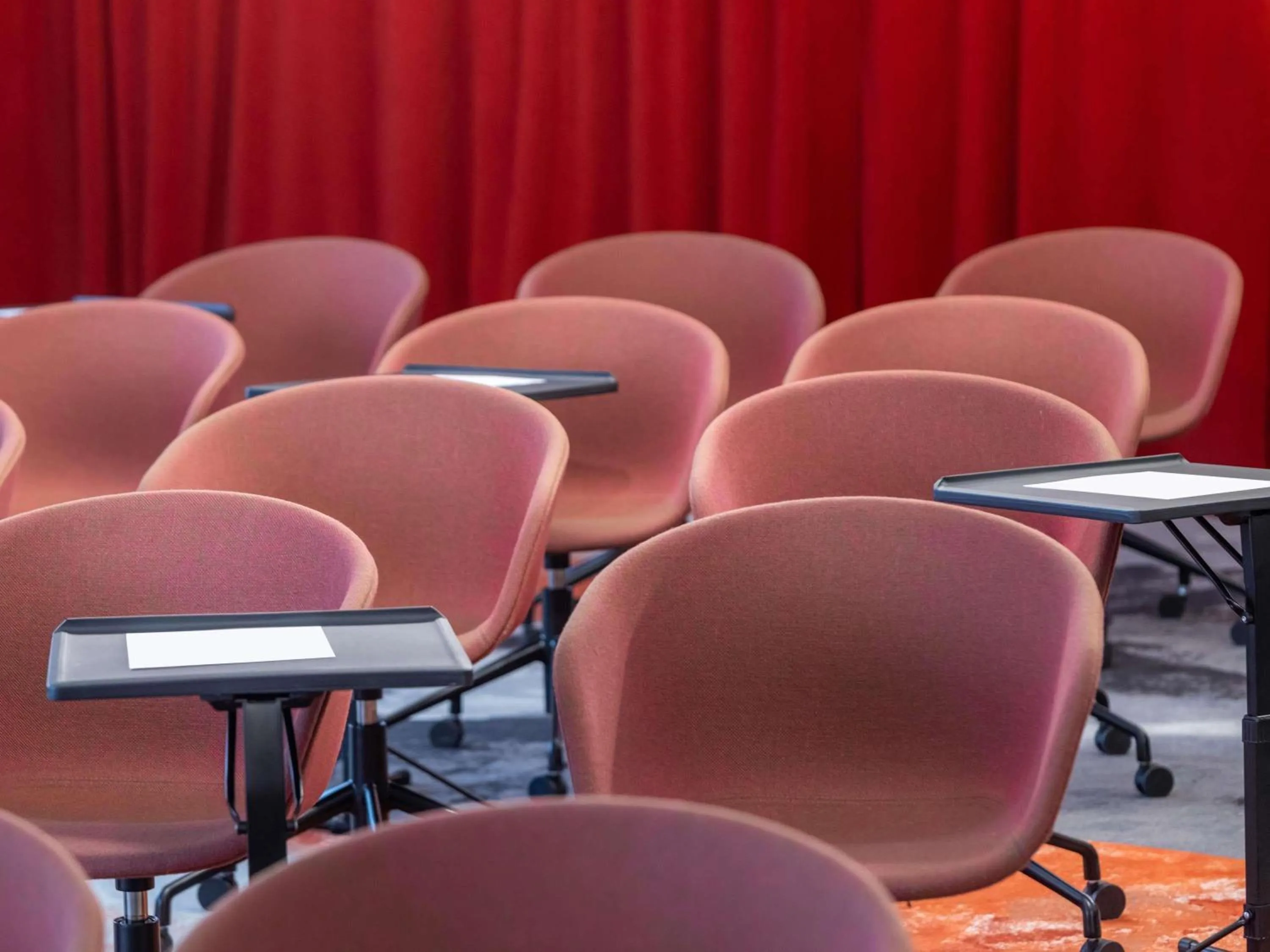 Meeting/conference room in Mercure Paris Massy Gare TGV