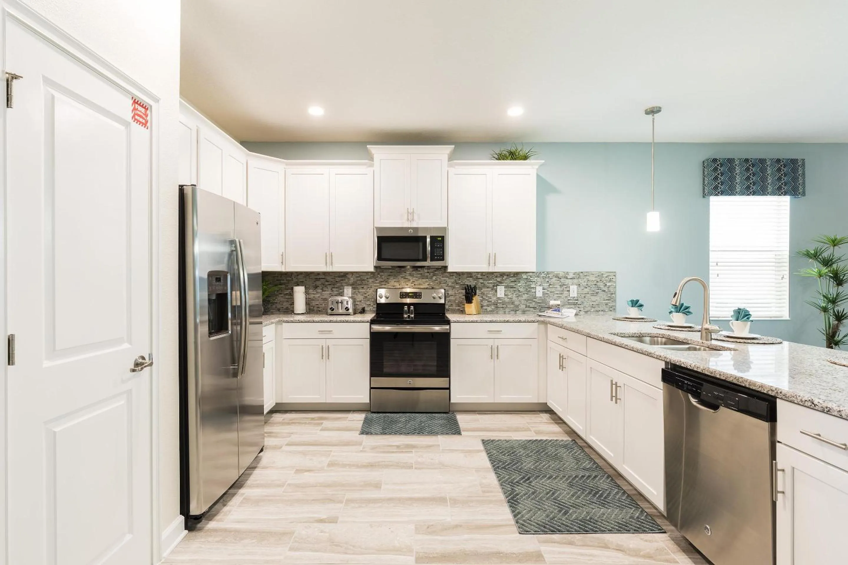 Property building in Champions Gate Resort, Game Room, Theater, Near Attractions!!