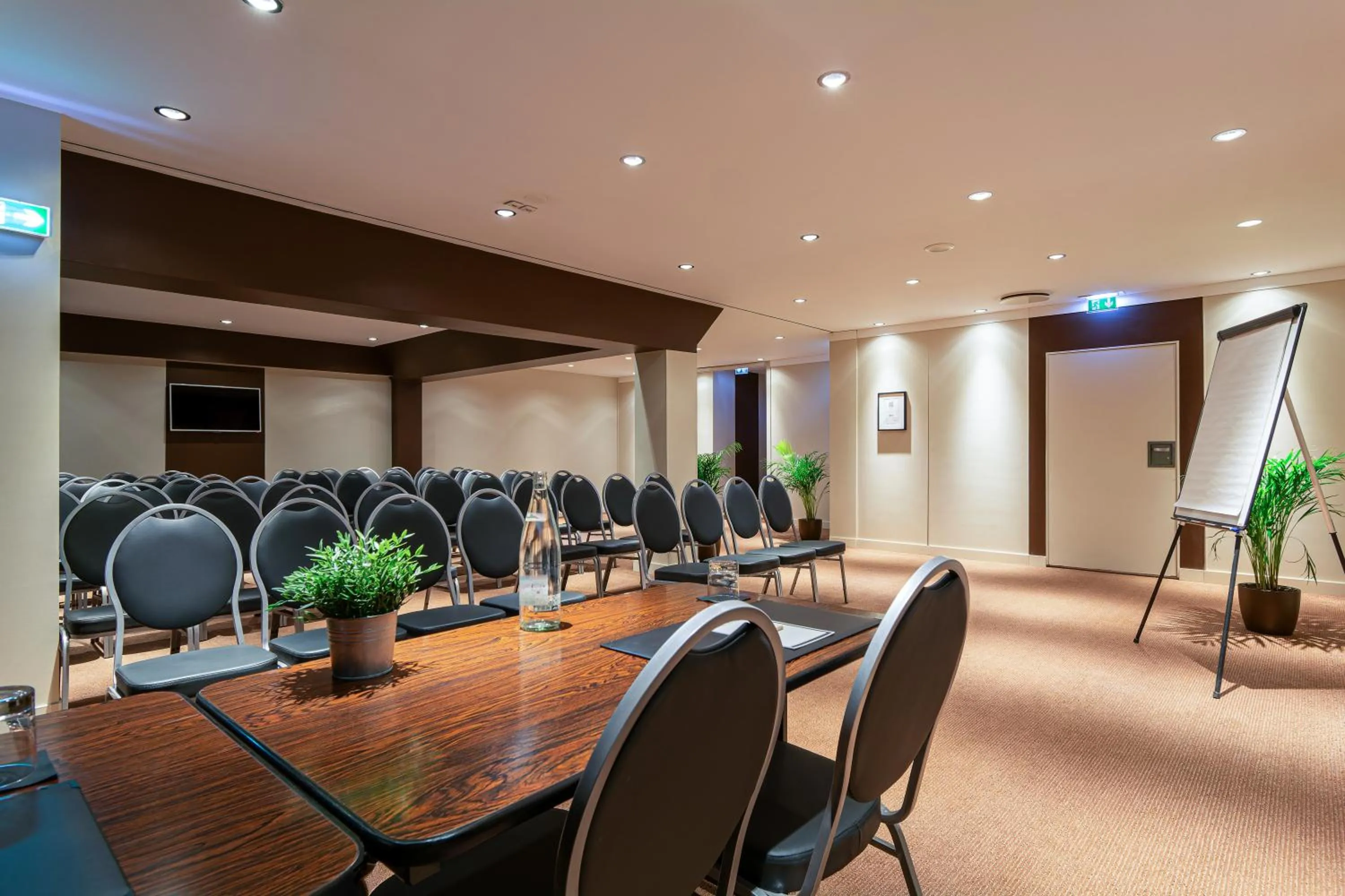 Meeting/conference room in Hôtel du Port
