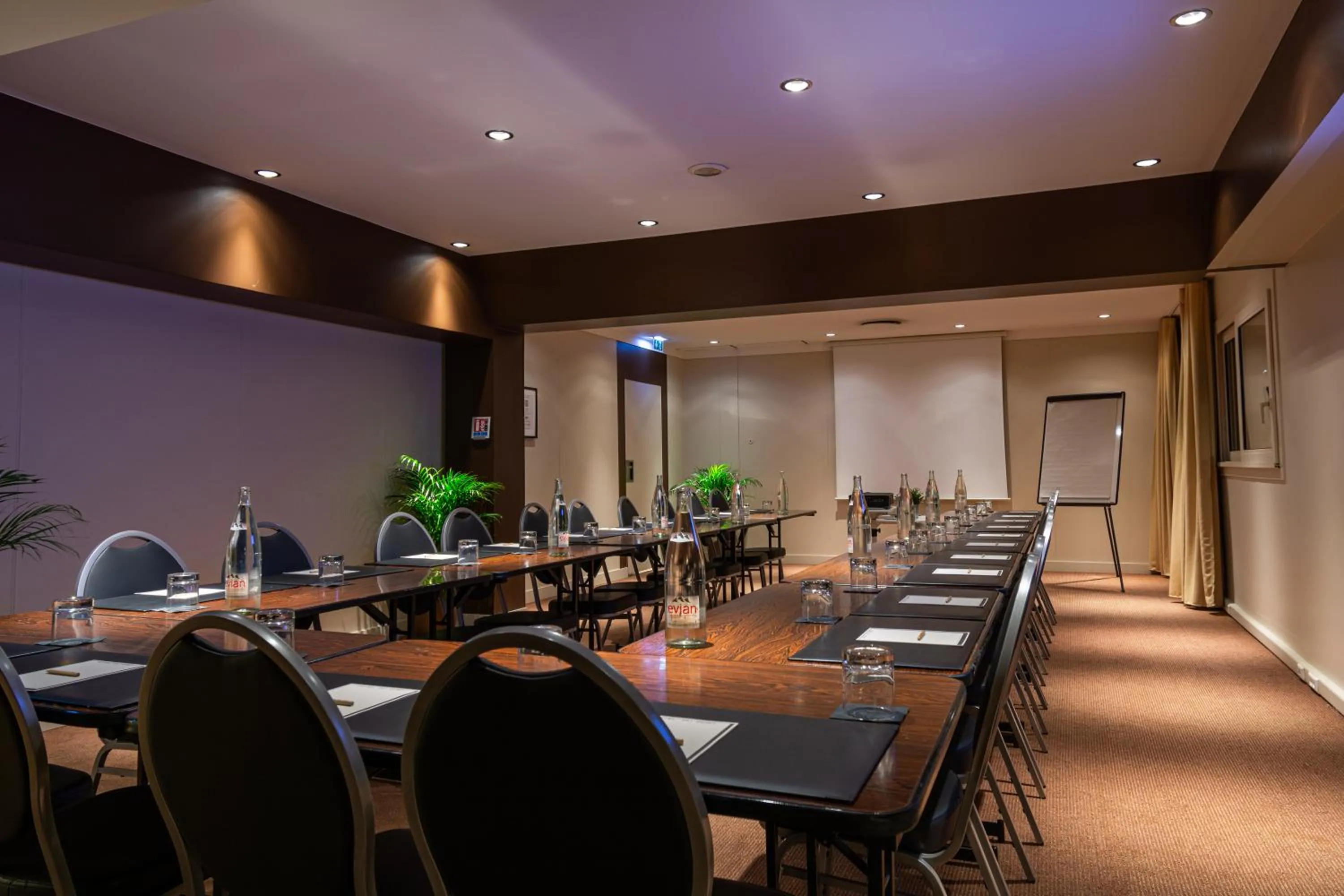 Meeting/conference room in Hôtel du Port