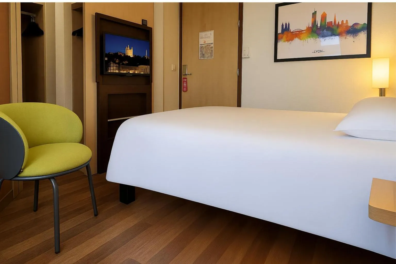 Bed in ibis Lyon Part Dieu Les Halles