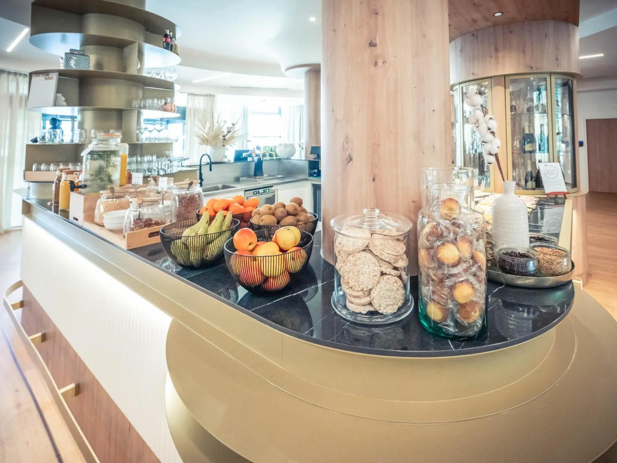 Buffet breakfast in Mercure Troyes Centre