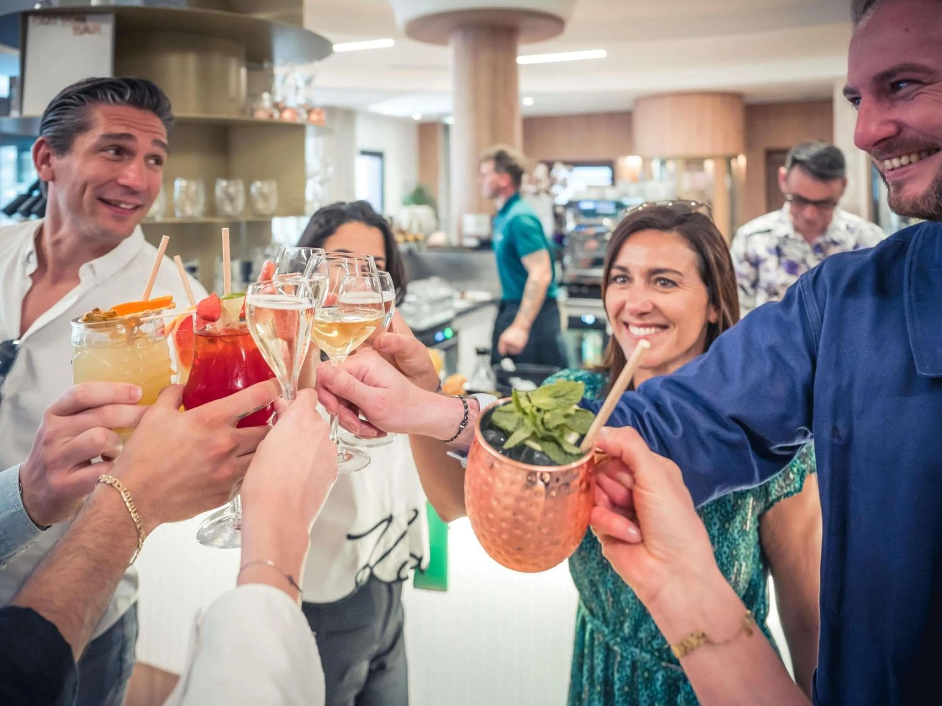Lounge or bar in Mercure Troyes Centre