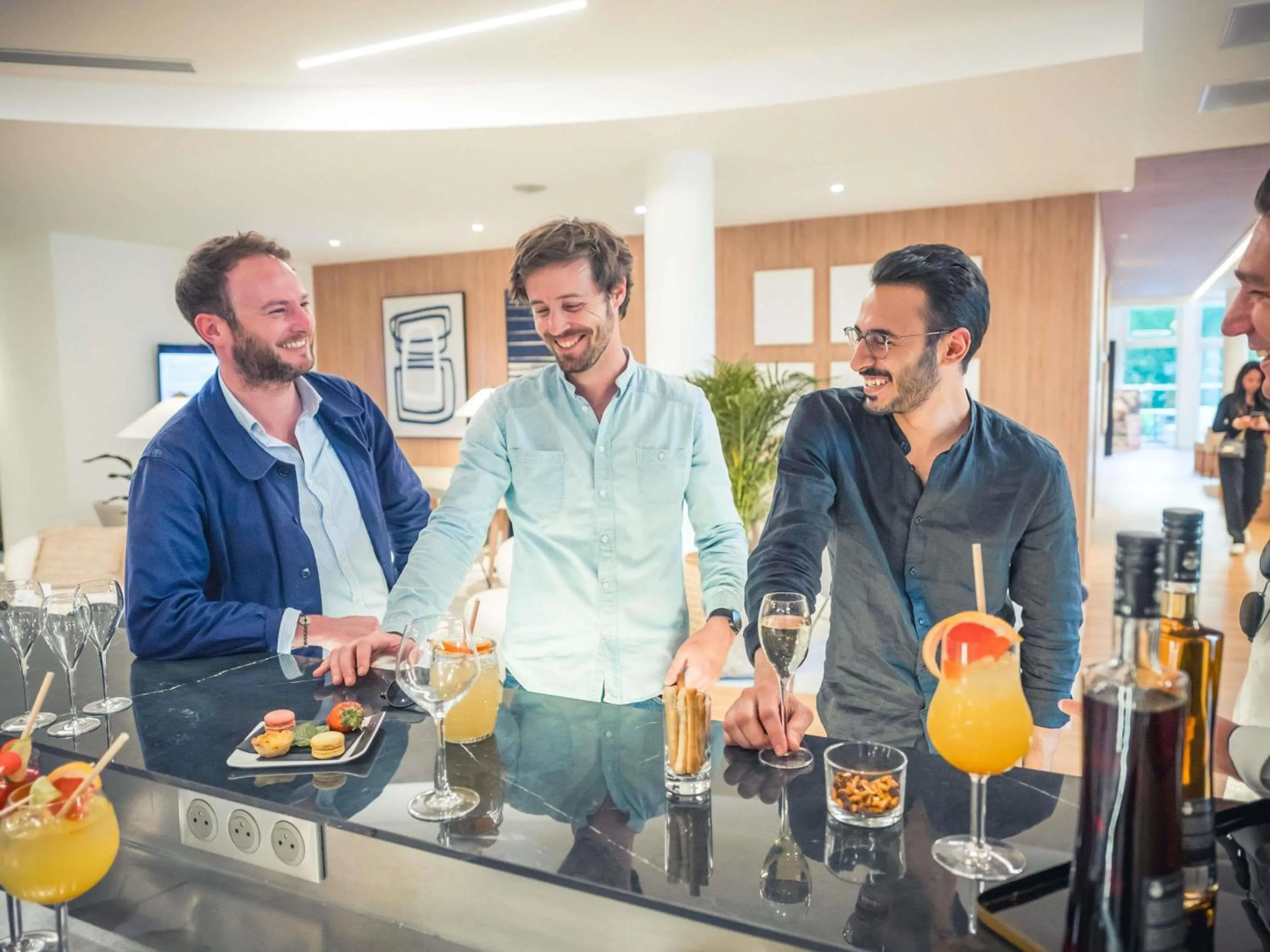 Lounge or bar in Mercure Troyes Centre