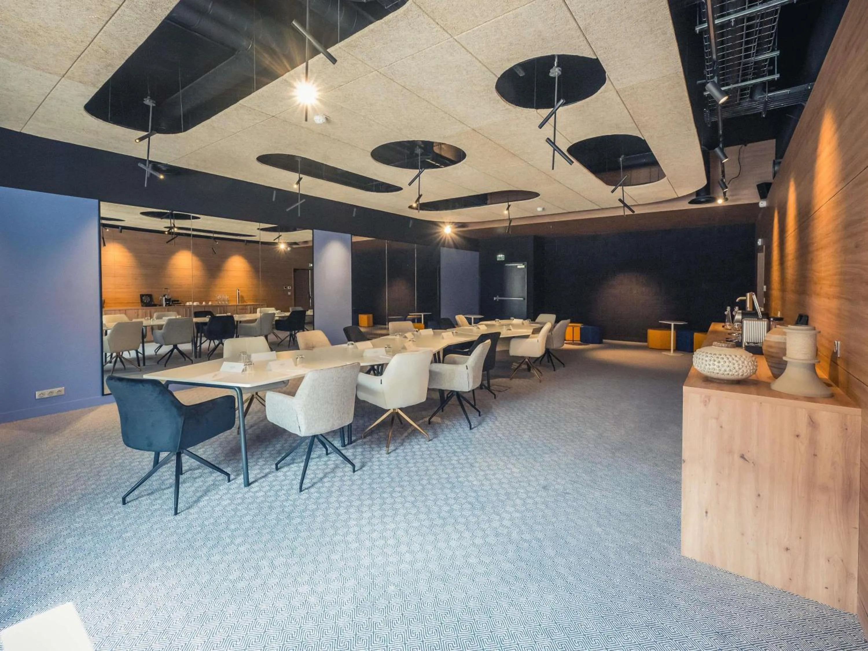 Meeting/conference room in Mercure Troyes Centre