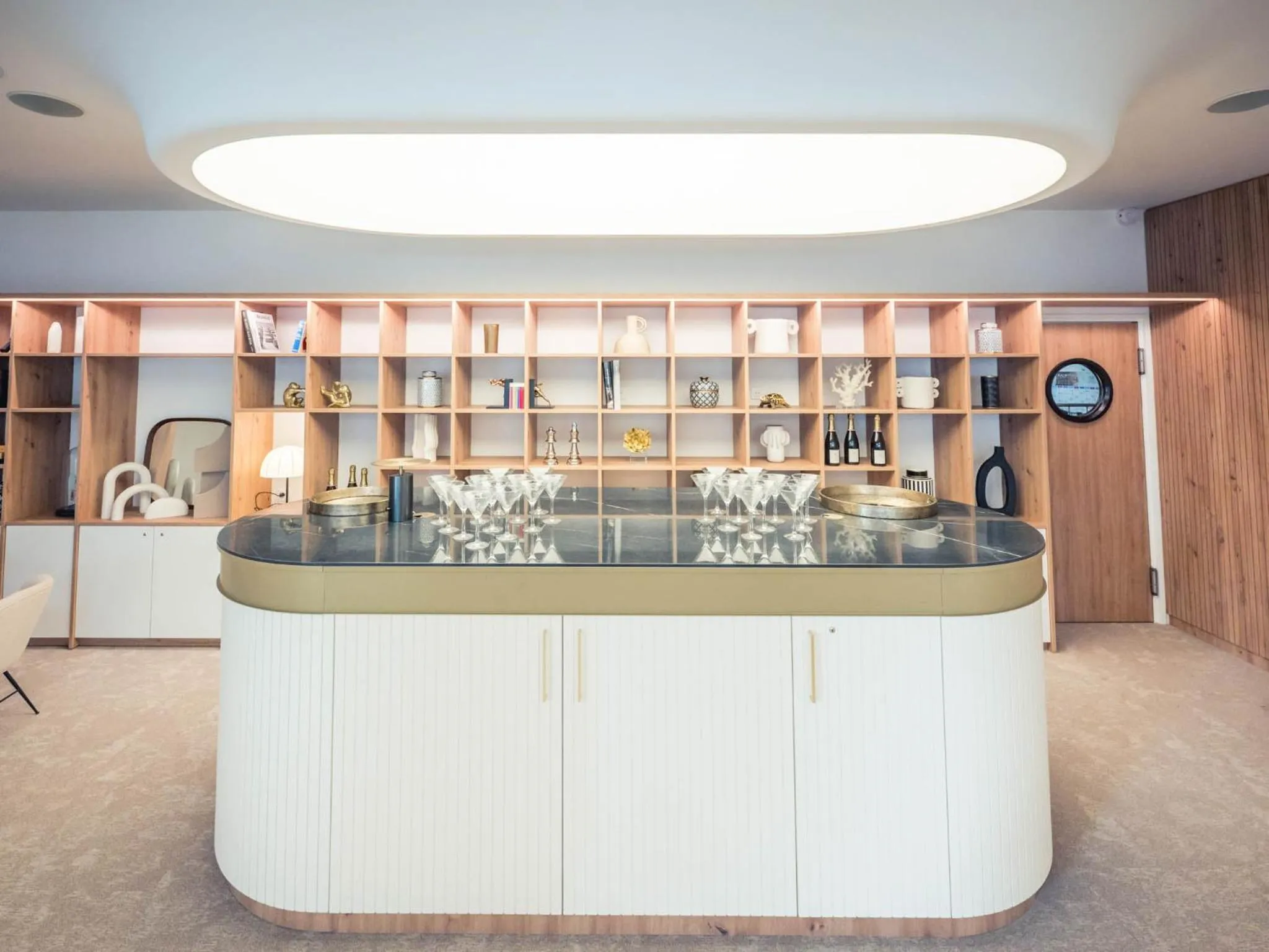 Lounge or bar in Mercure Troyes Centre