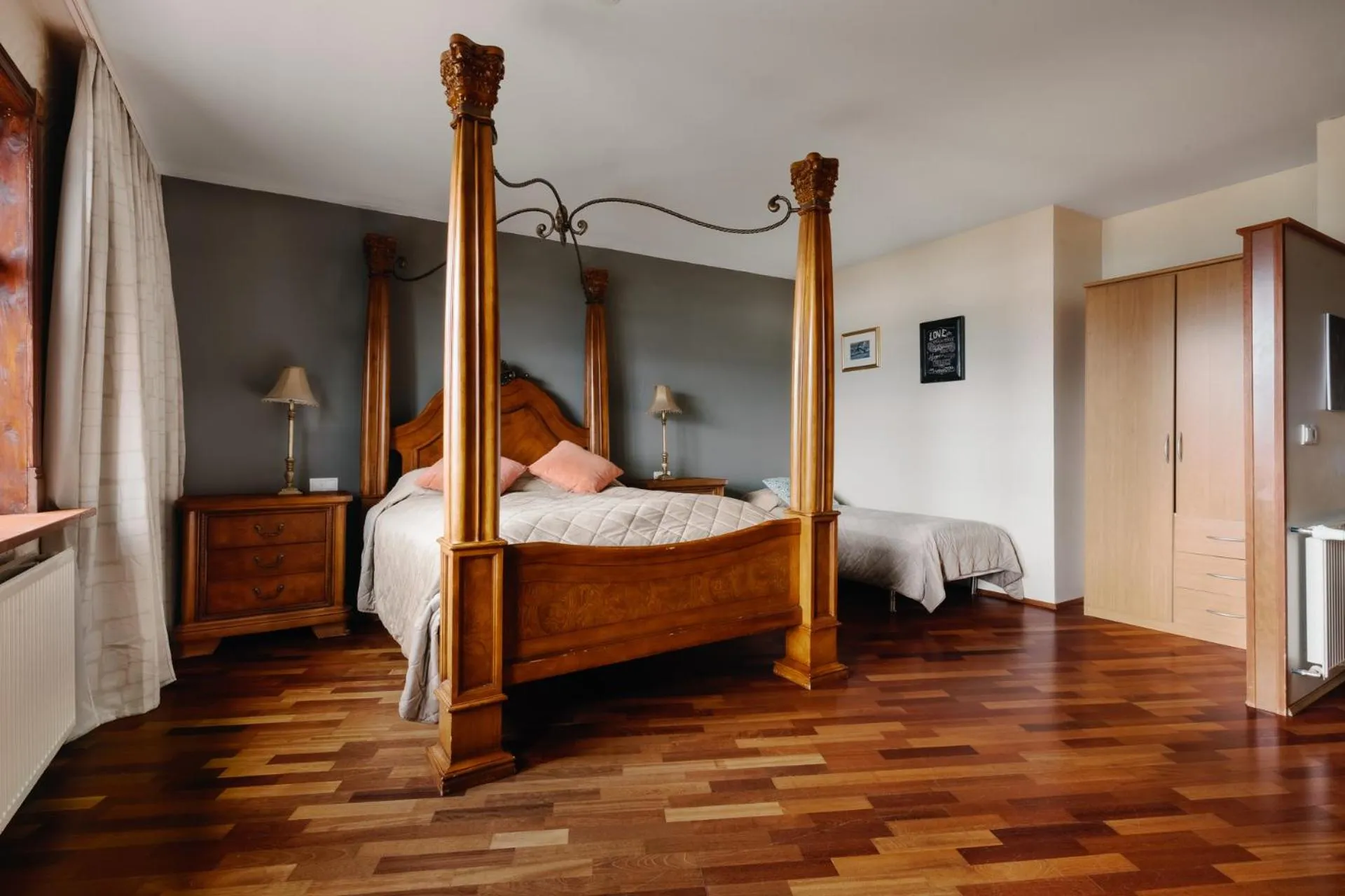 Bedroom, Bed in Hotel Kriunes