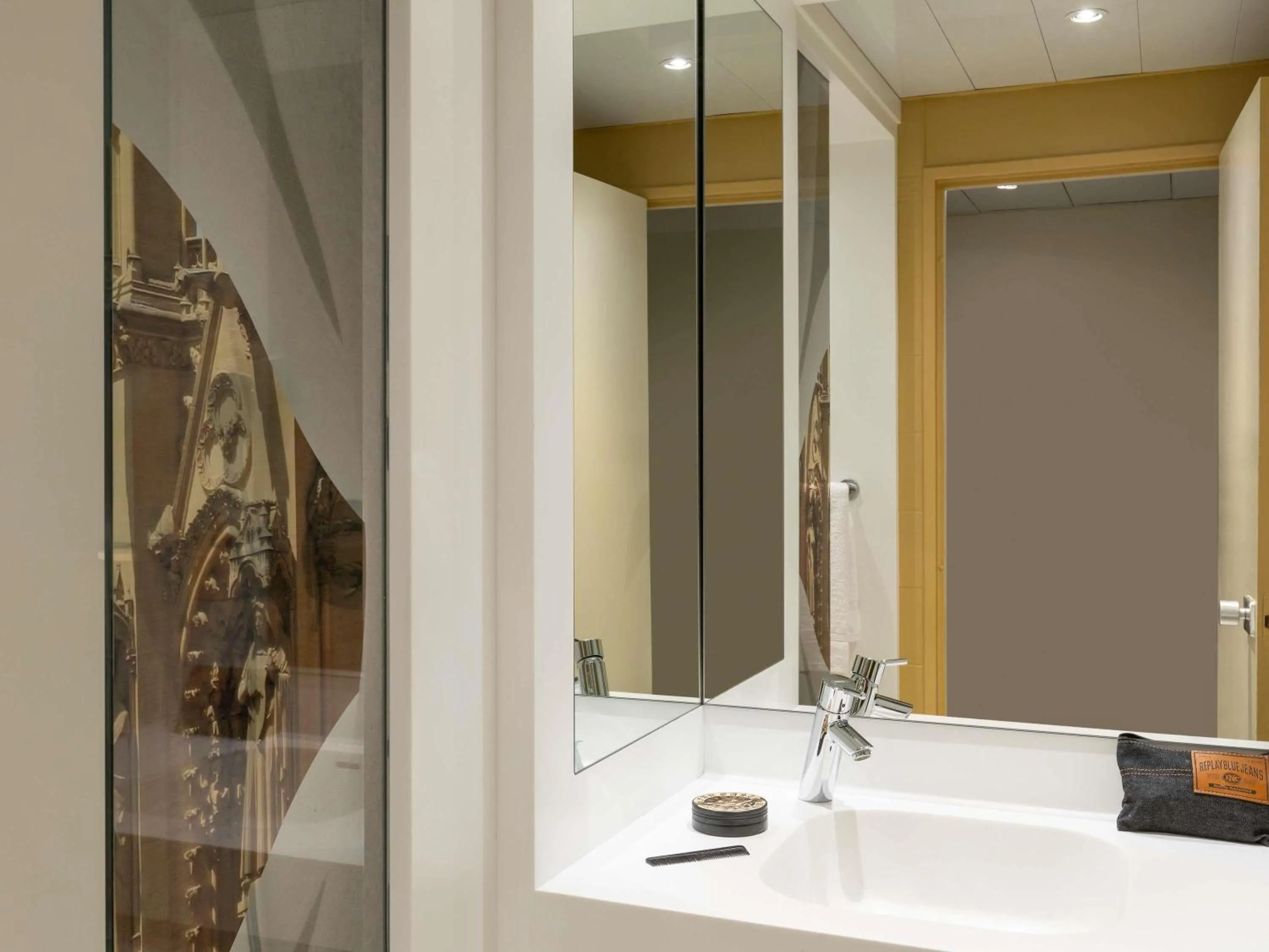 Bedroom in Mercure Metz Centre