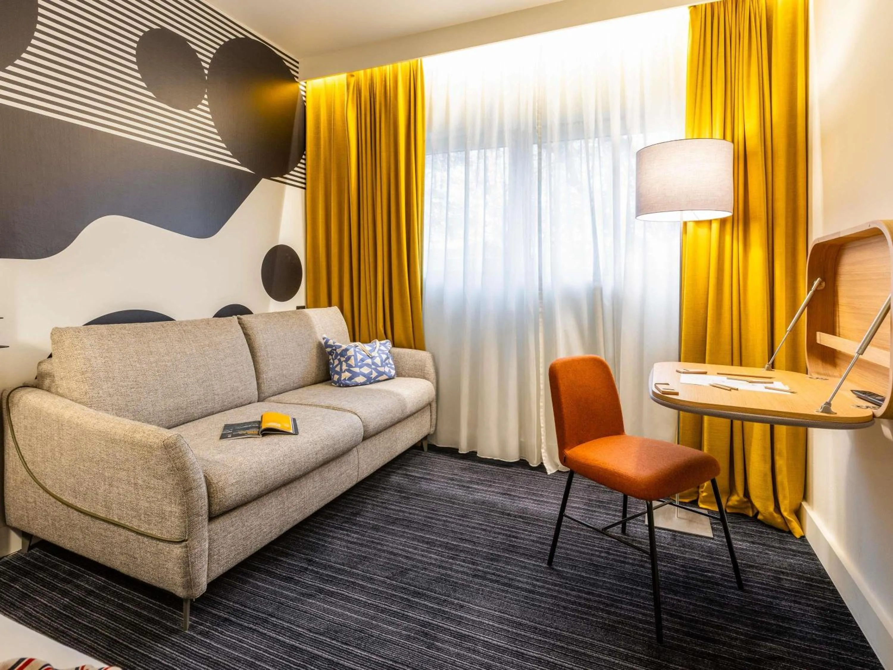 Bedroom in Mercure Metz Centre