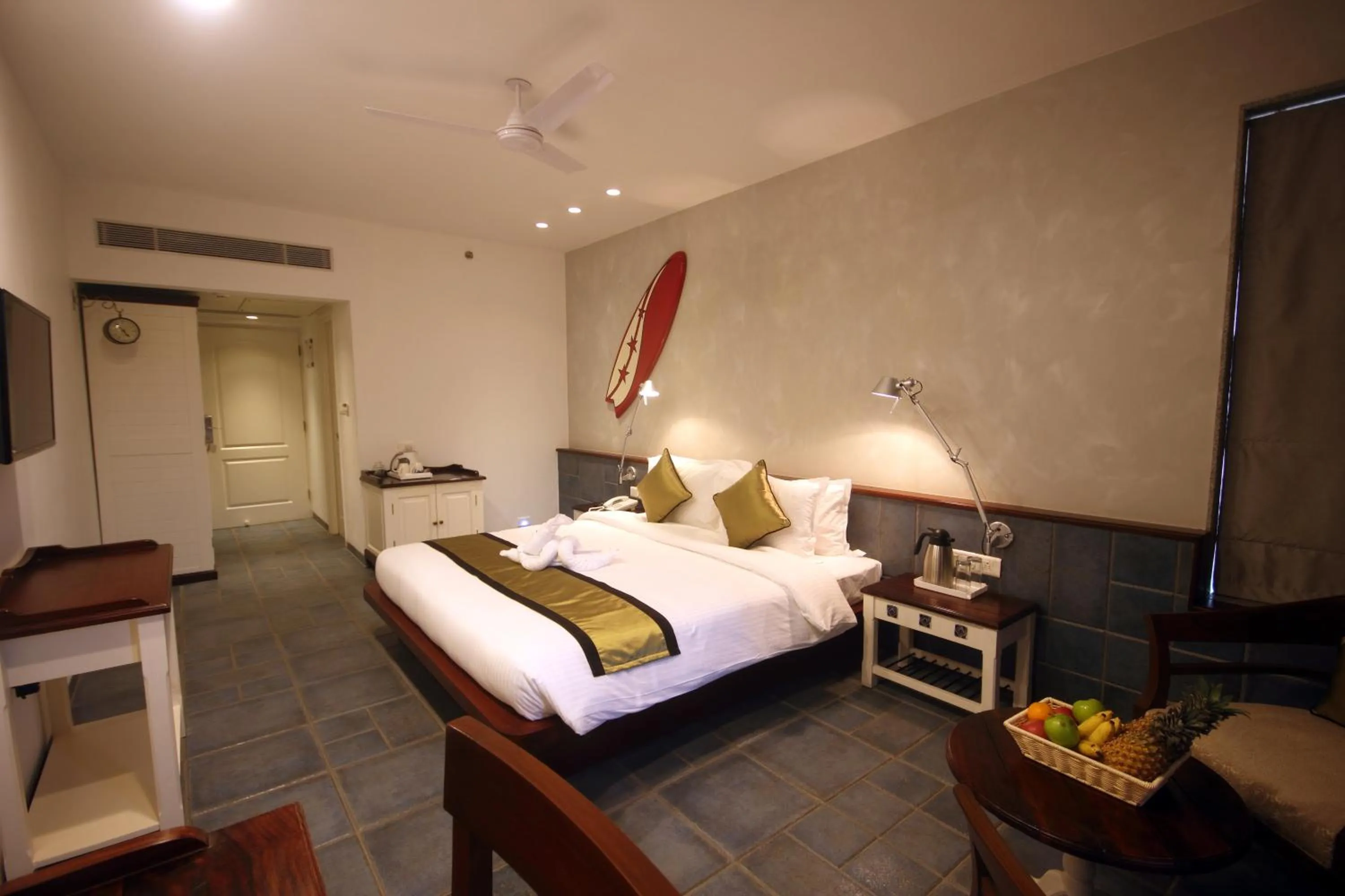 Photo of the whole room, Bed in The Fern Residency, Miramar