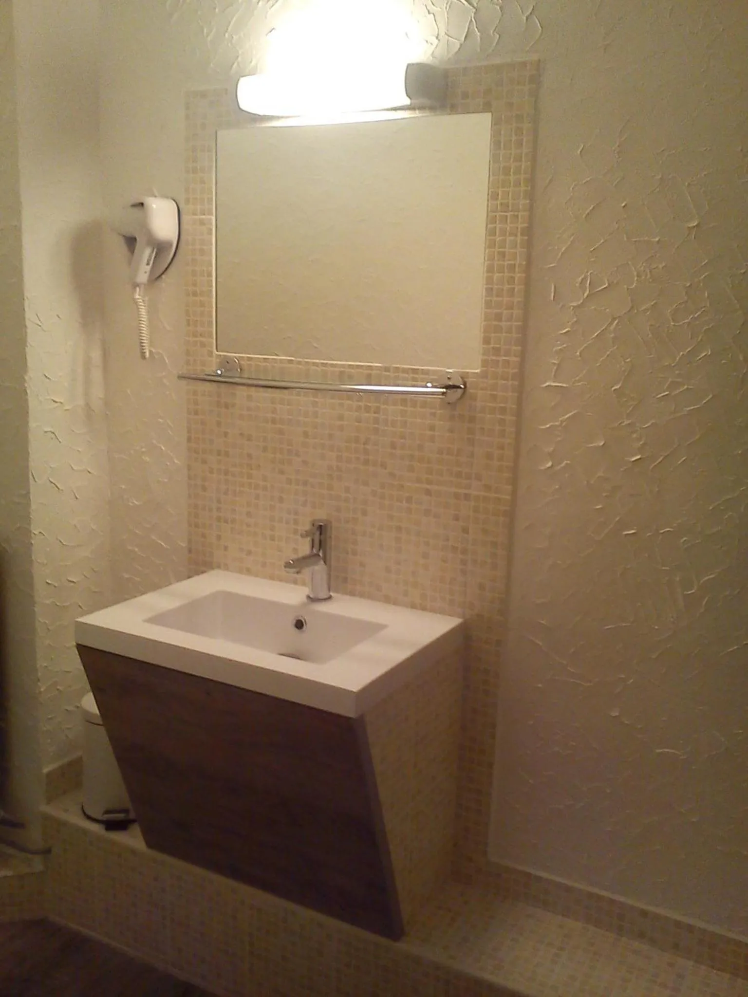 Bathroom in Hôtel Jaurès