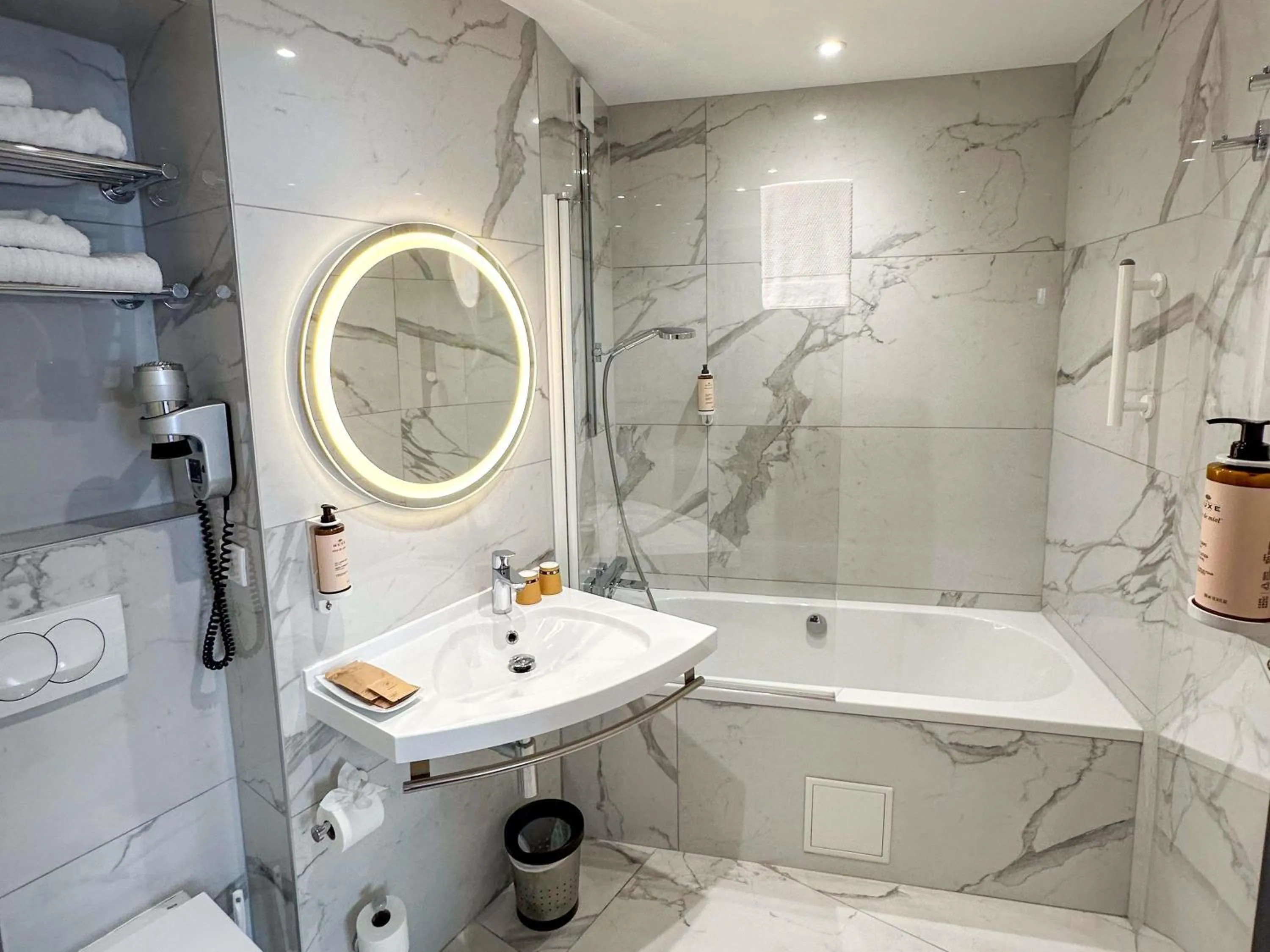 Bedroom in Mercure Ajaccio